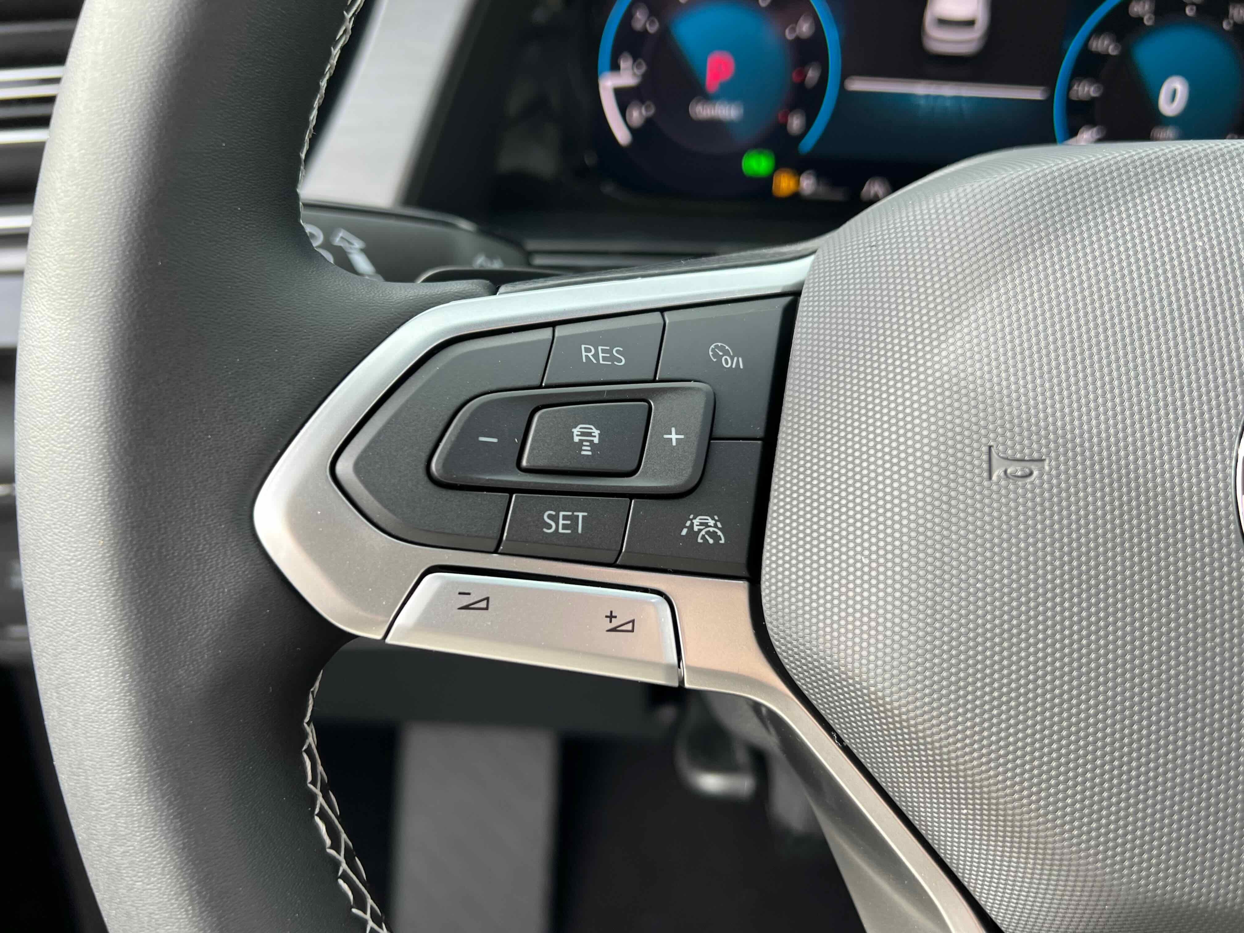 2026 Volkswagen Atlas Cross Sport 2.0T SE