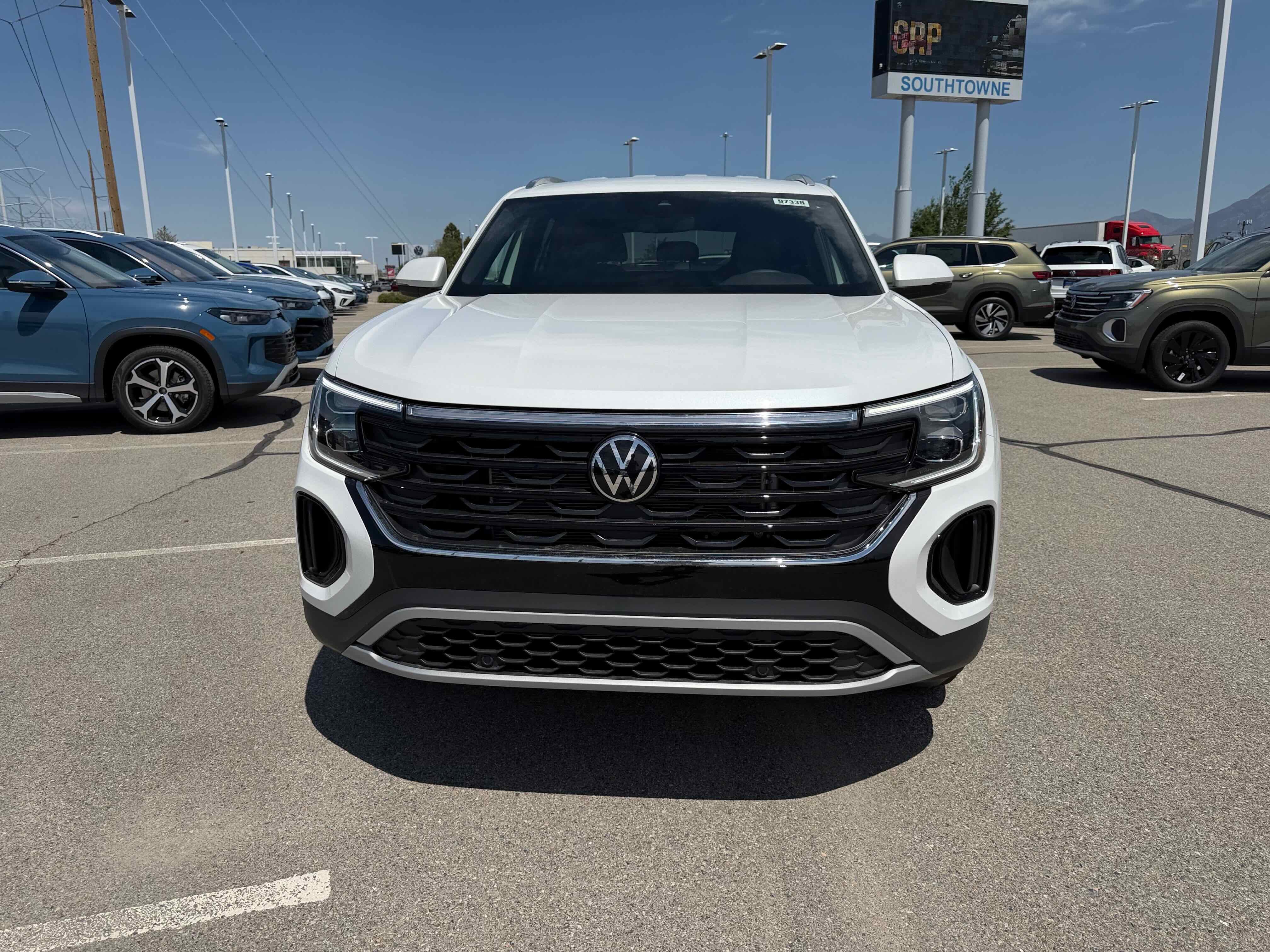 2026 Volkswagen Atlas Cross Sport 2.0T SE