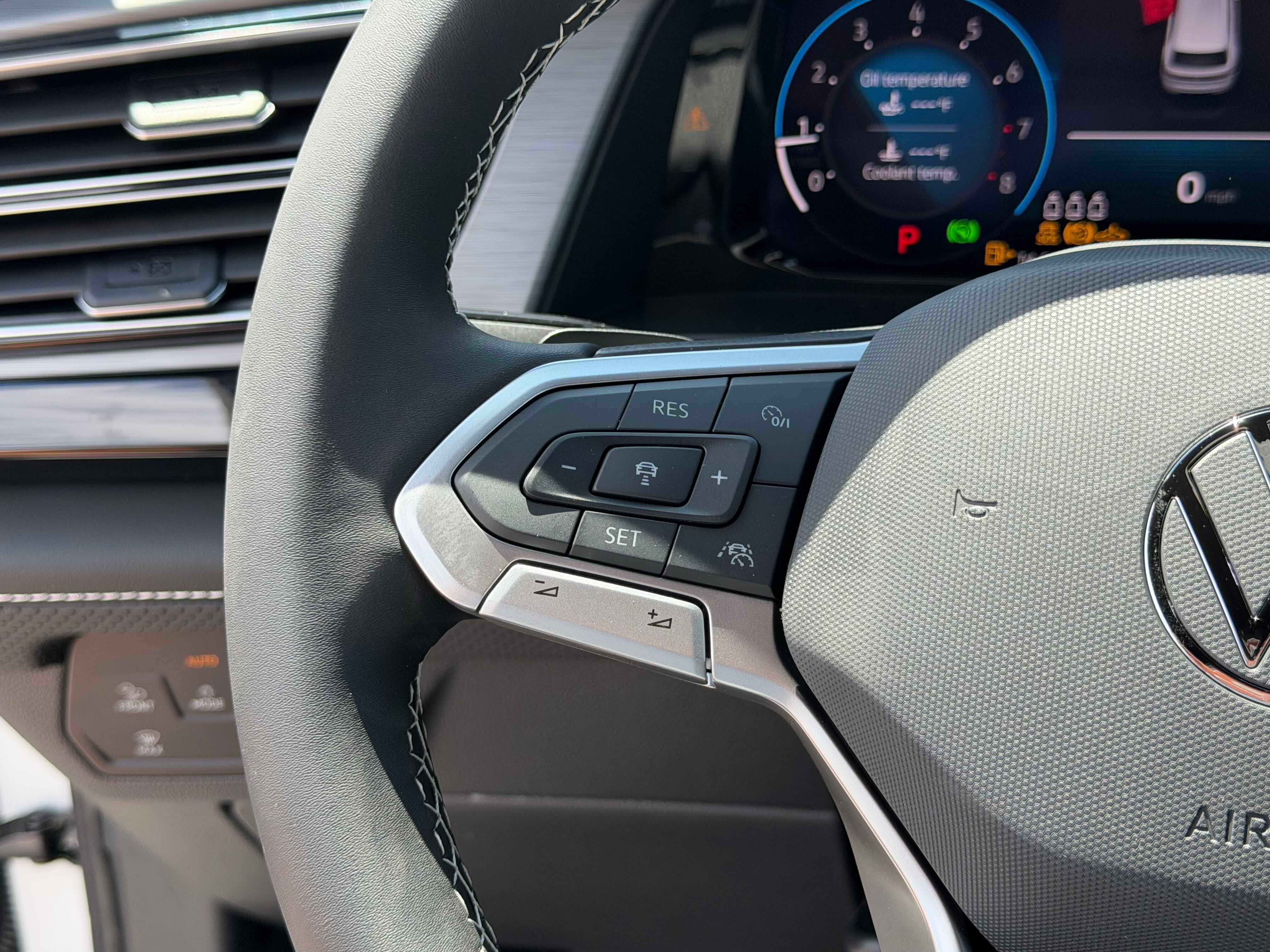 2026 Volkswagen Atlas Cross Sport 2.0T SE