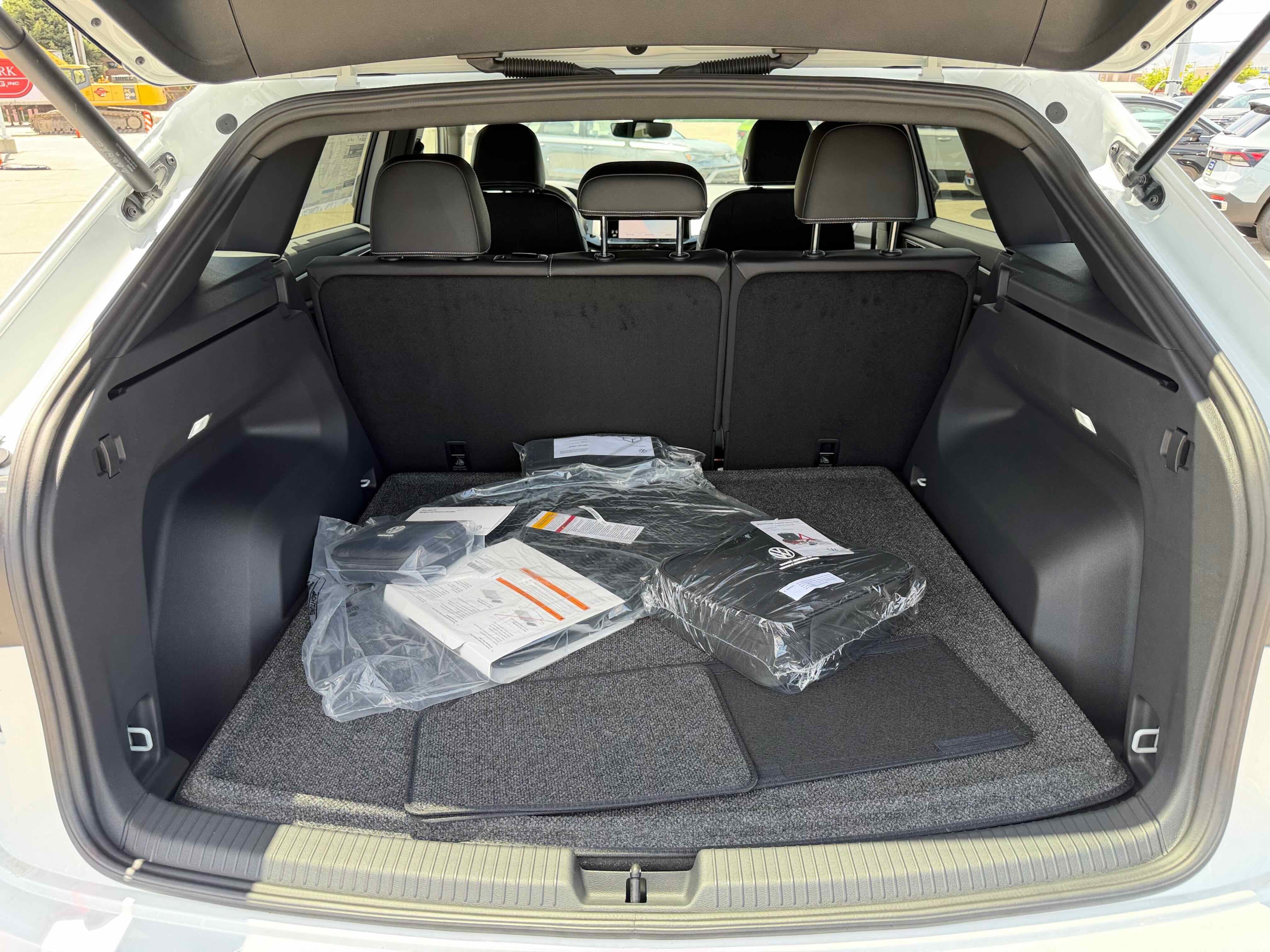 2026 Volkswagen Atlas Cross Sport 2.0T SE