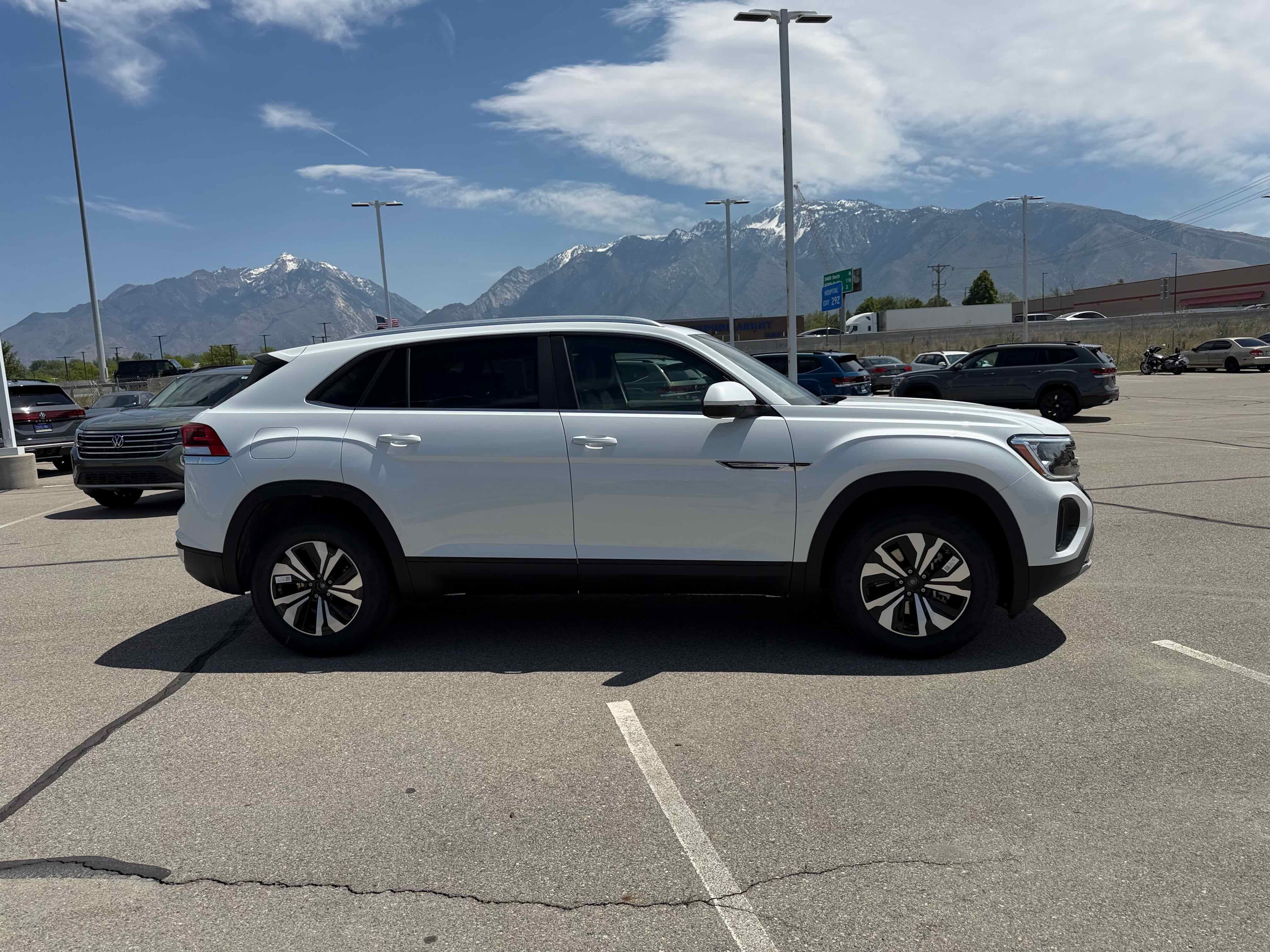 2026 Volkswagen Atlas Cross Sport 2.0T SE
