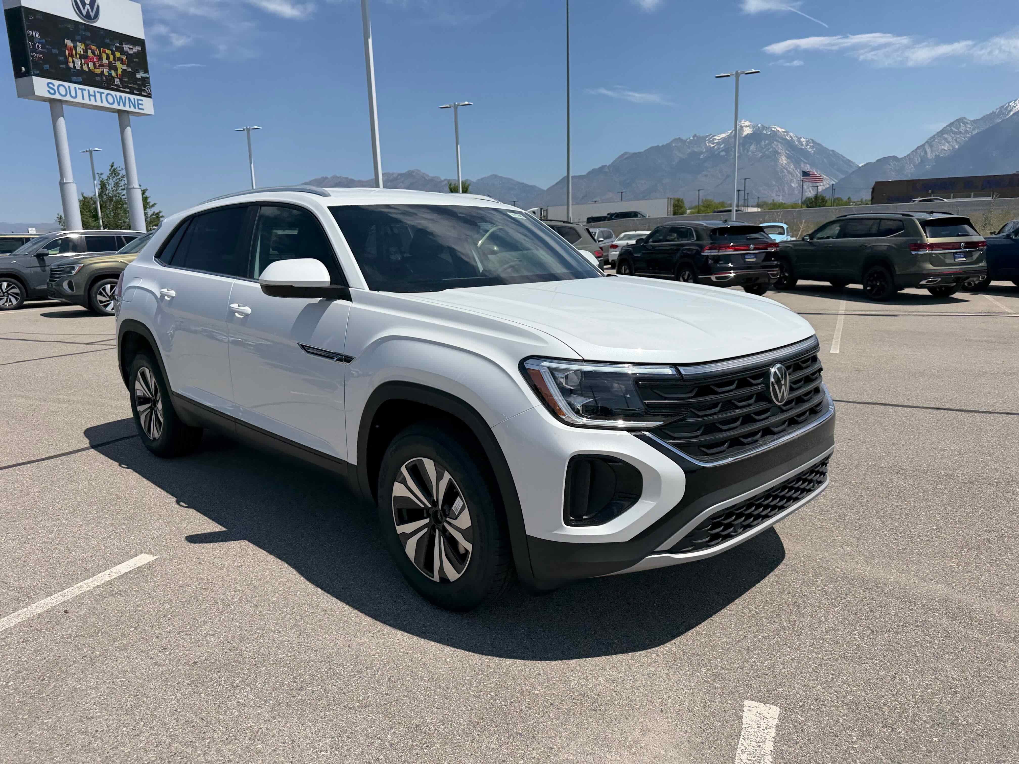 2026 Volkswagen Atlas Cross Sport 2.0T SE