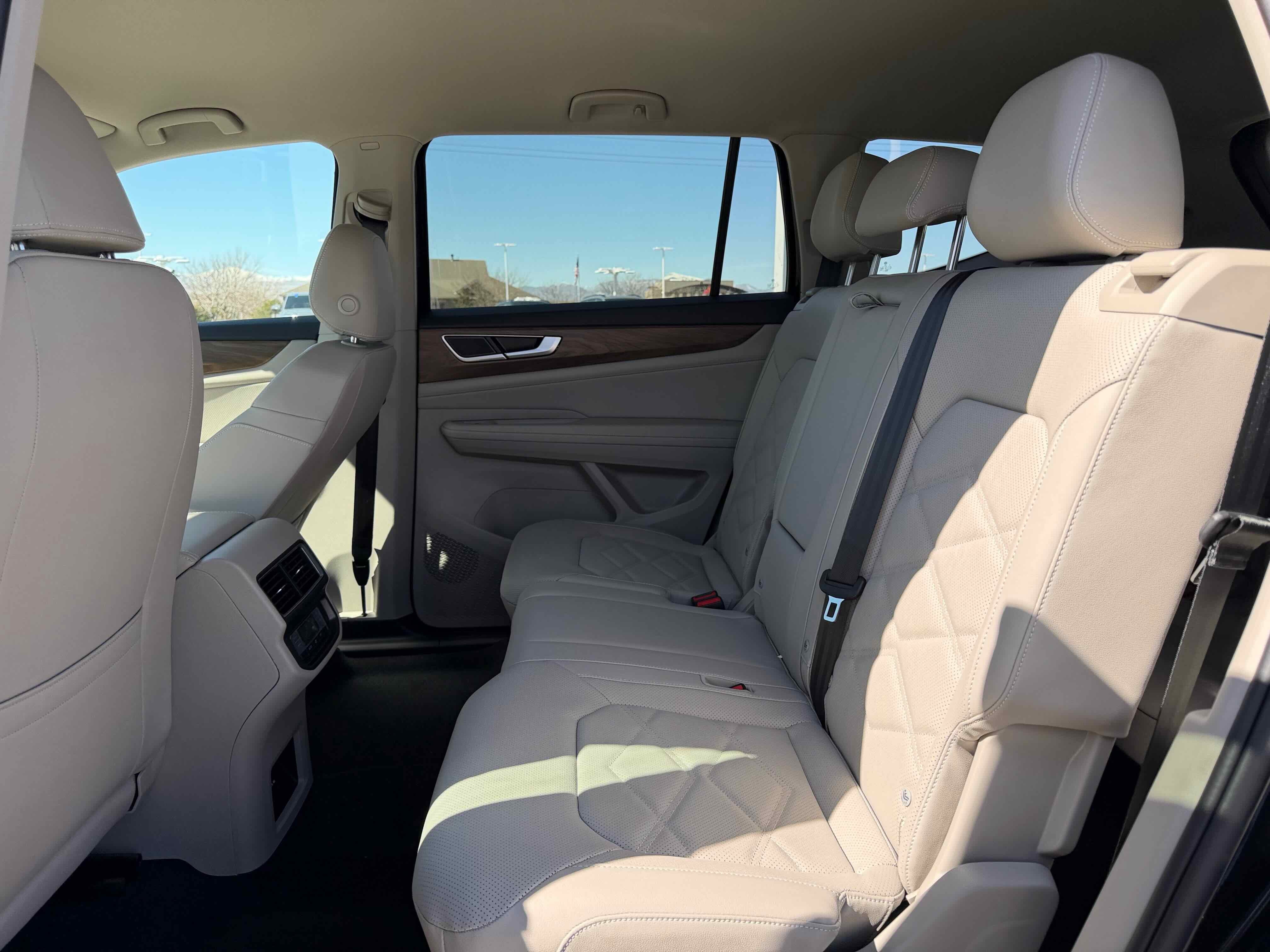 2026 Volkswagen Atlas 2.0T SE