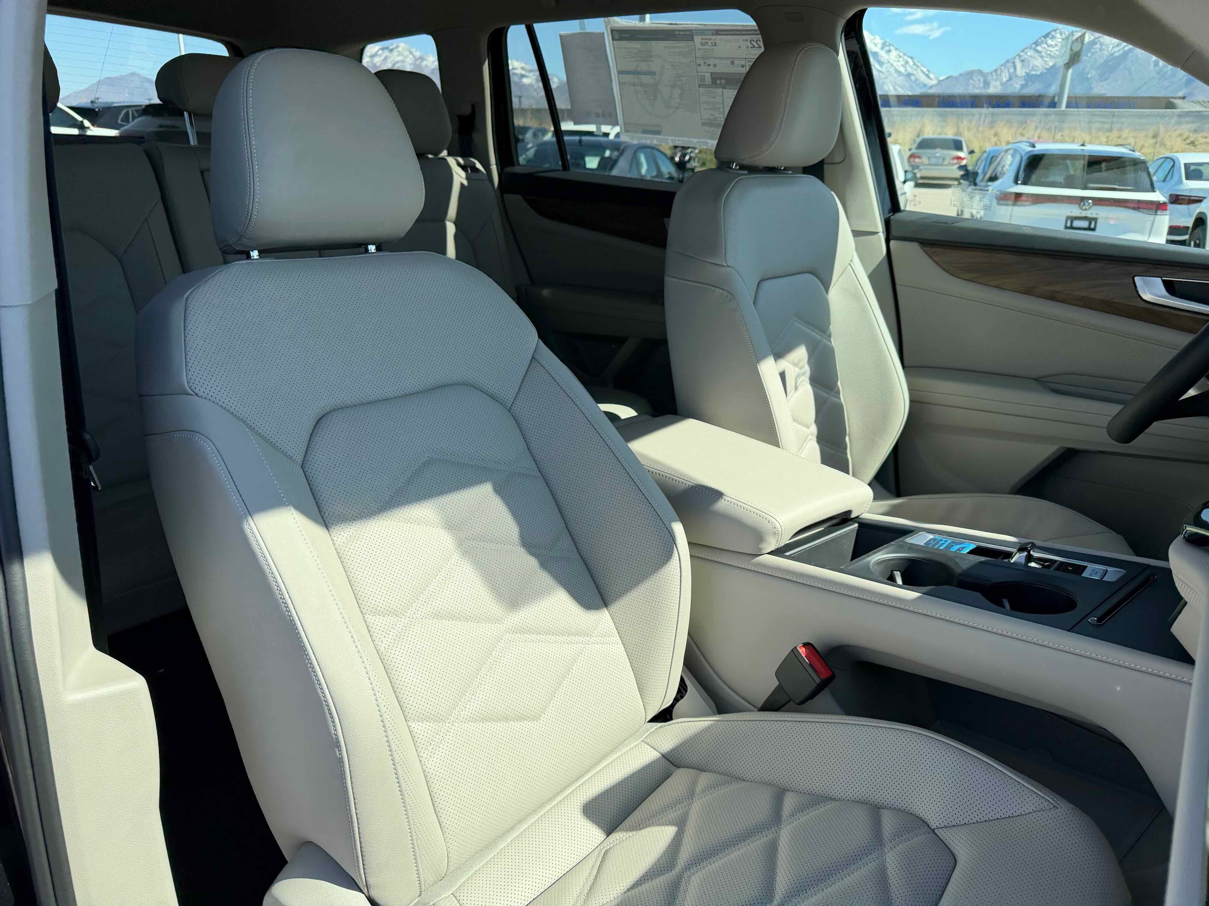 2026 Volkswagen Atlas 2.0T SE