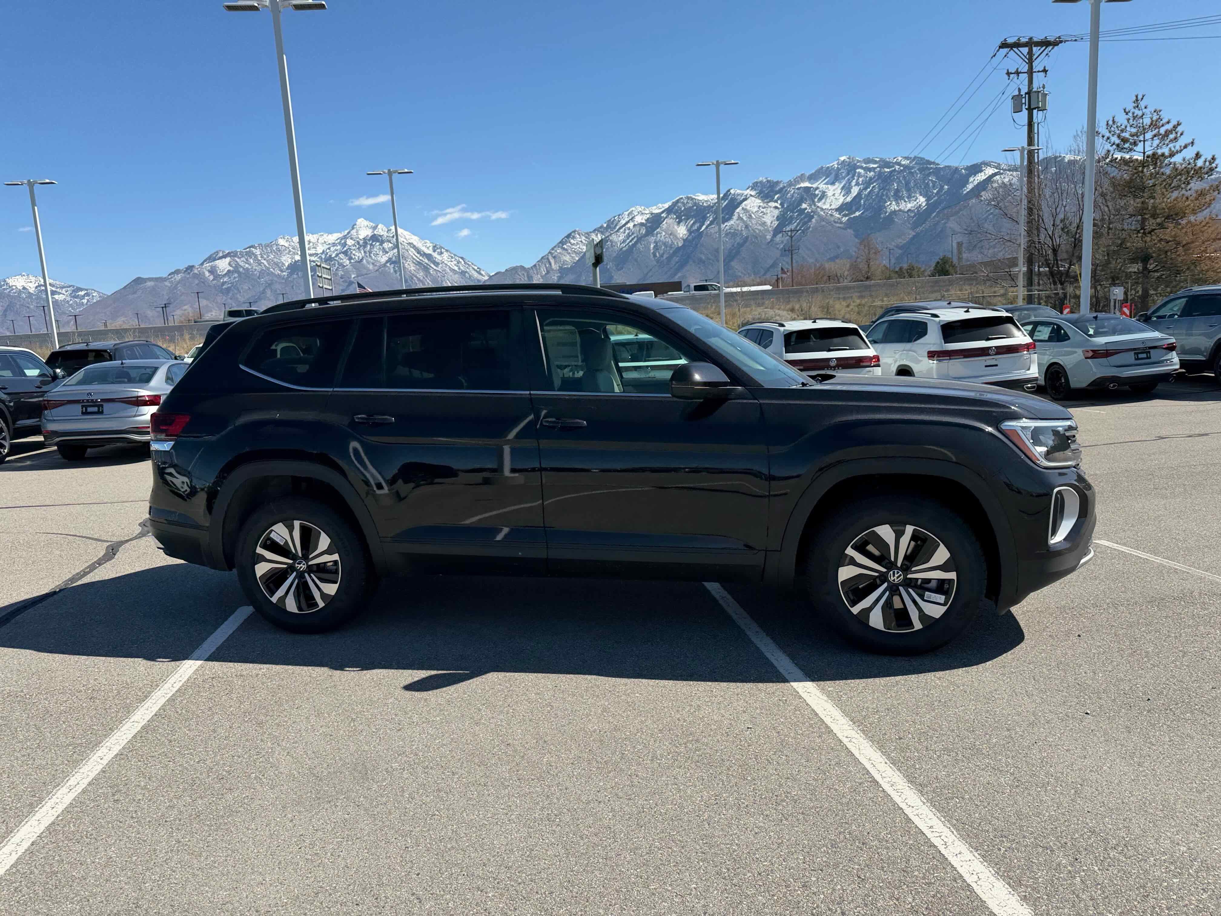 2026 Volkswagen Atlas 2.0T SE