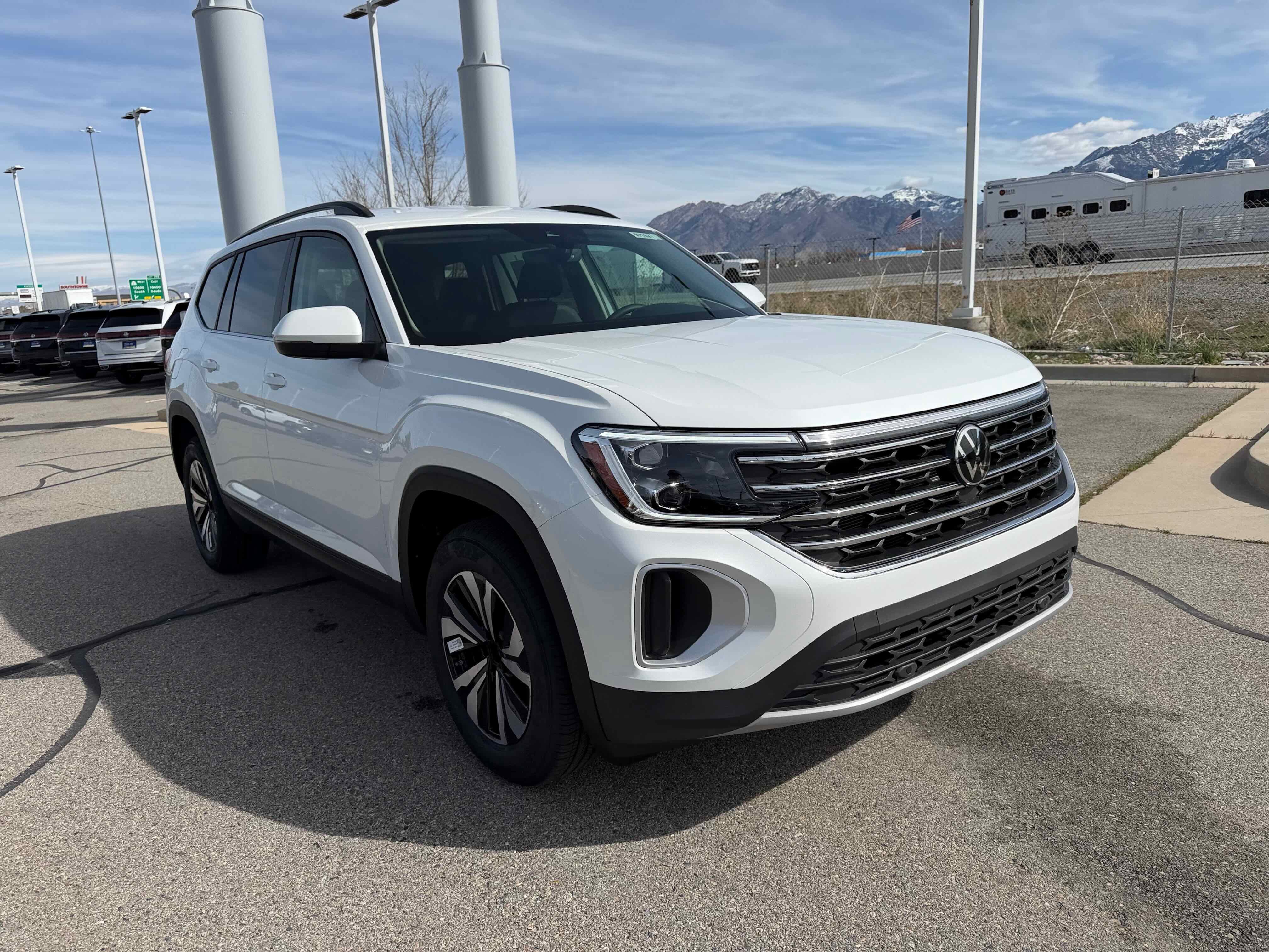 2026 Volkswagen Atlas 2.0T SE