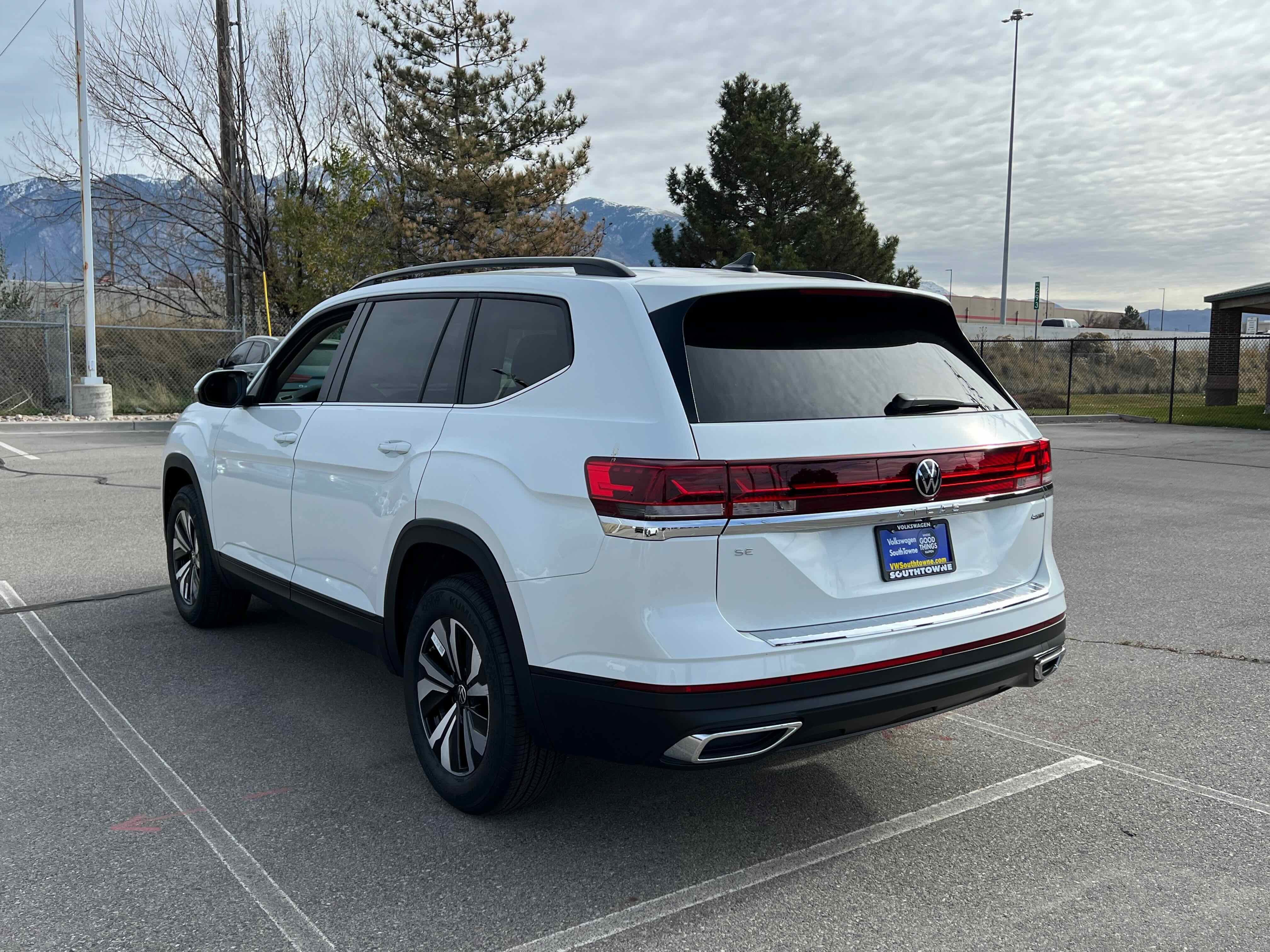 2026 Volkswagen Atlas 2.0T SE
