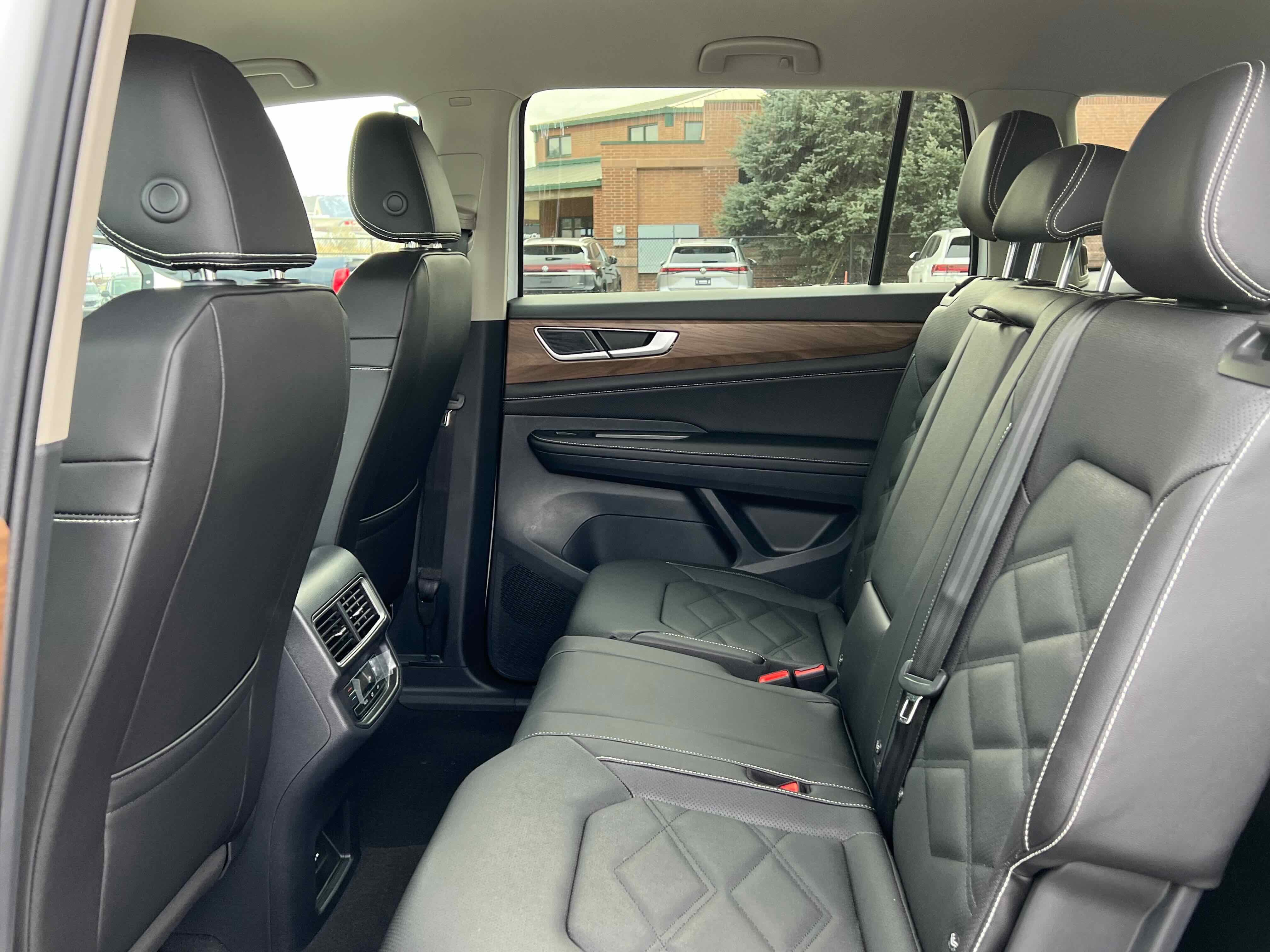 2026 Volkswagen Atlas 2.0T SE