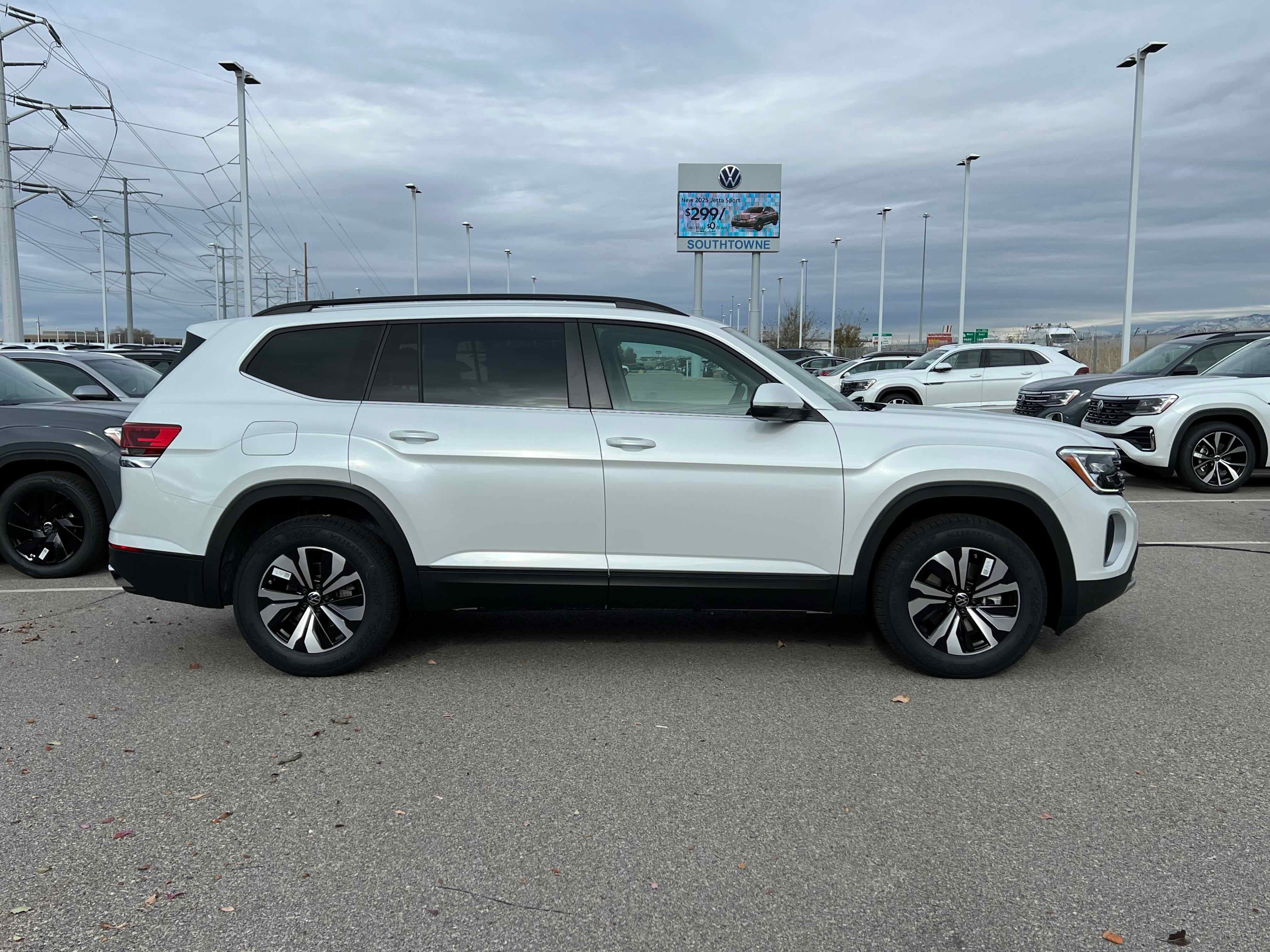2026 Volkswagen Atlas 2.0T SE