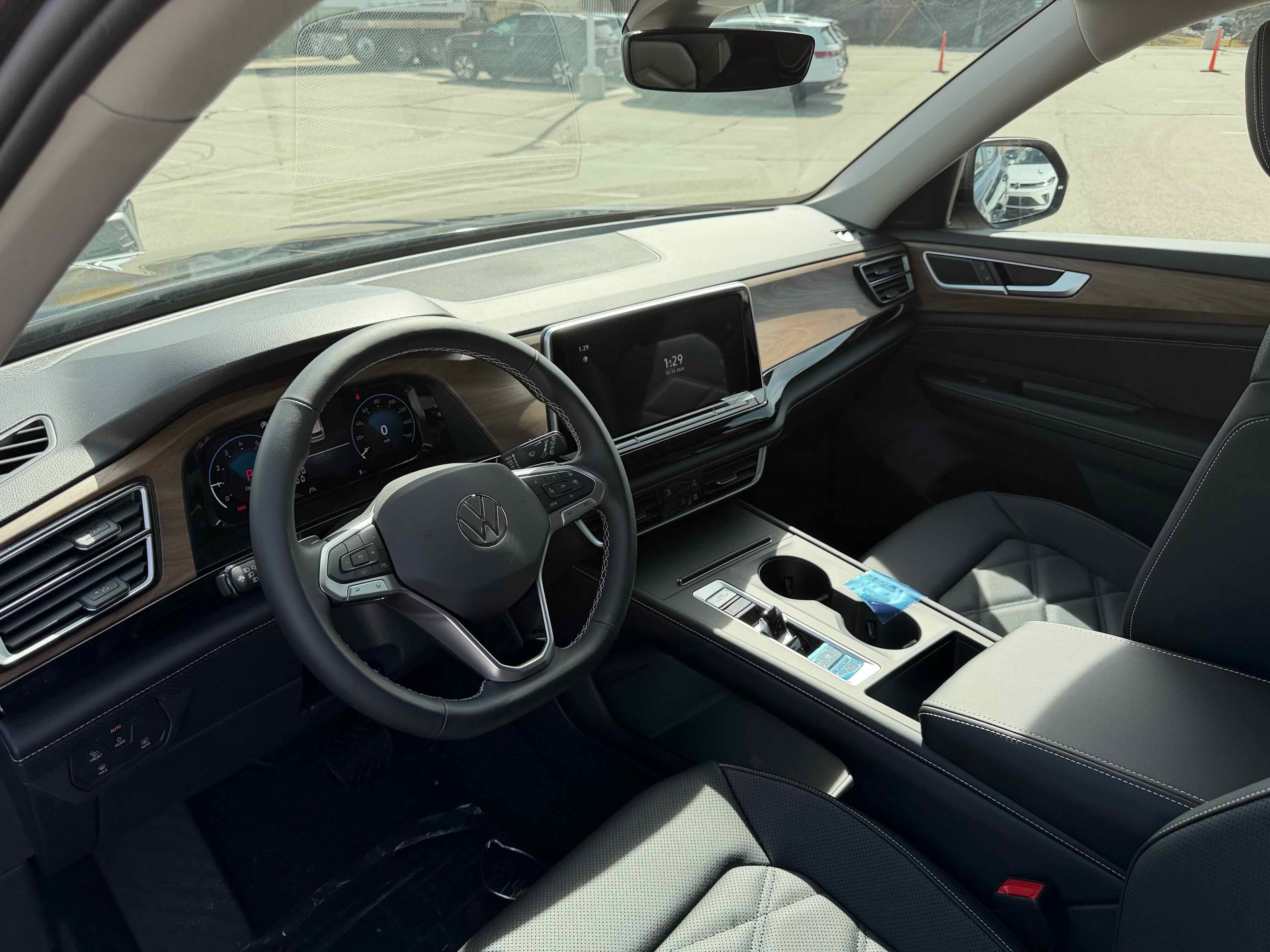 2026 Volkswagen Atlas 2.0T SE