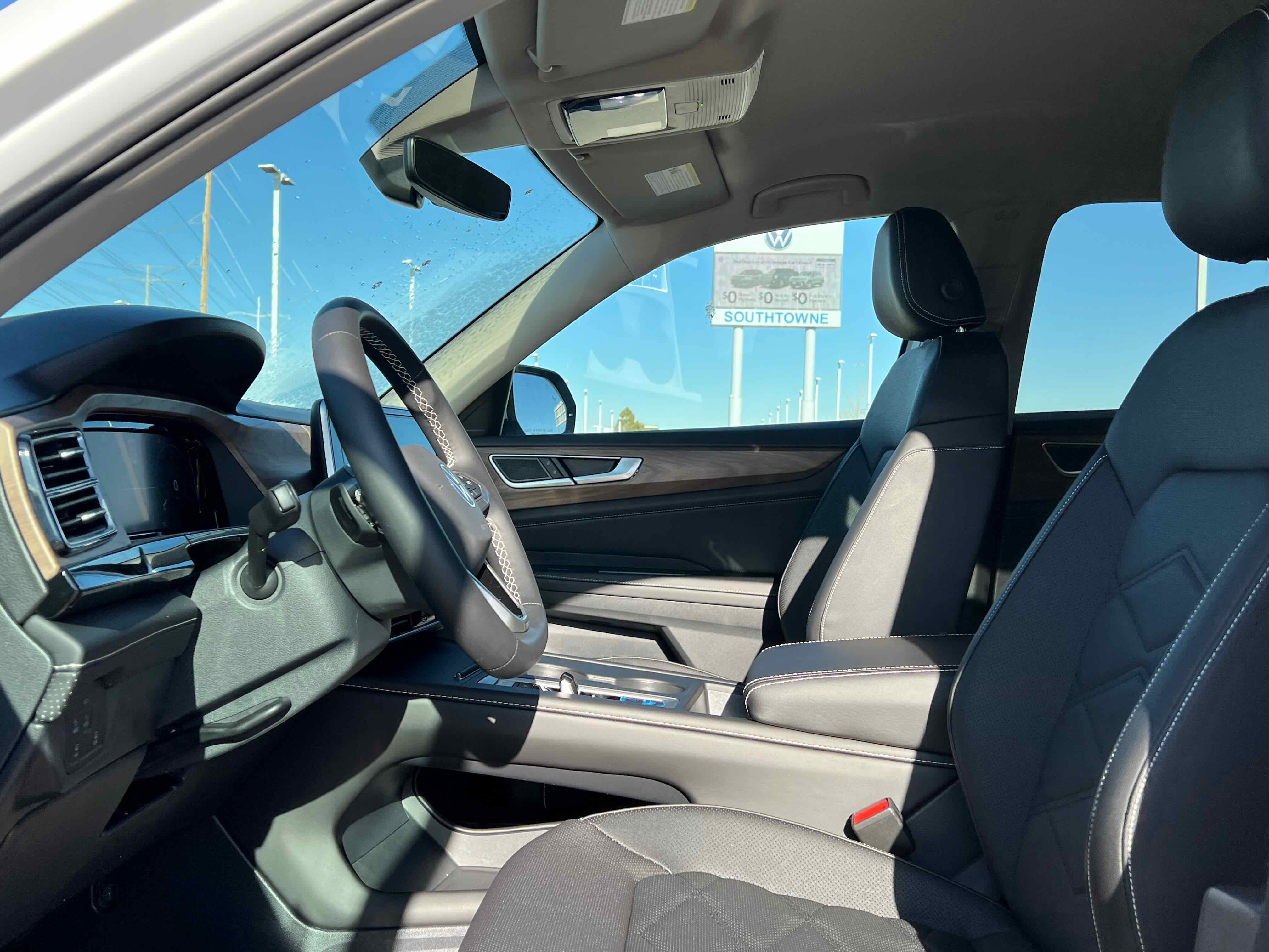 2026 Volkswagen Atlas 2.0T SE