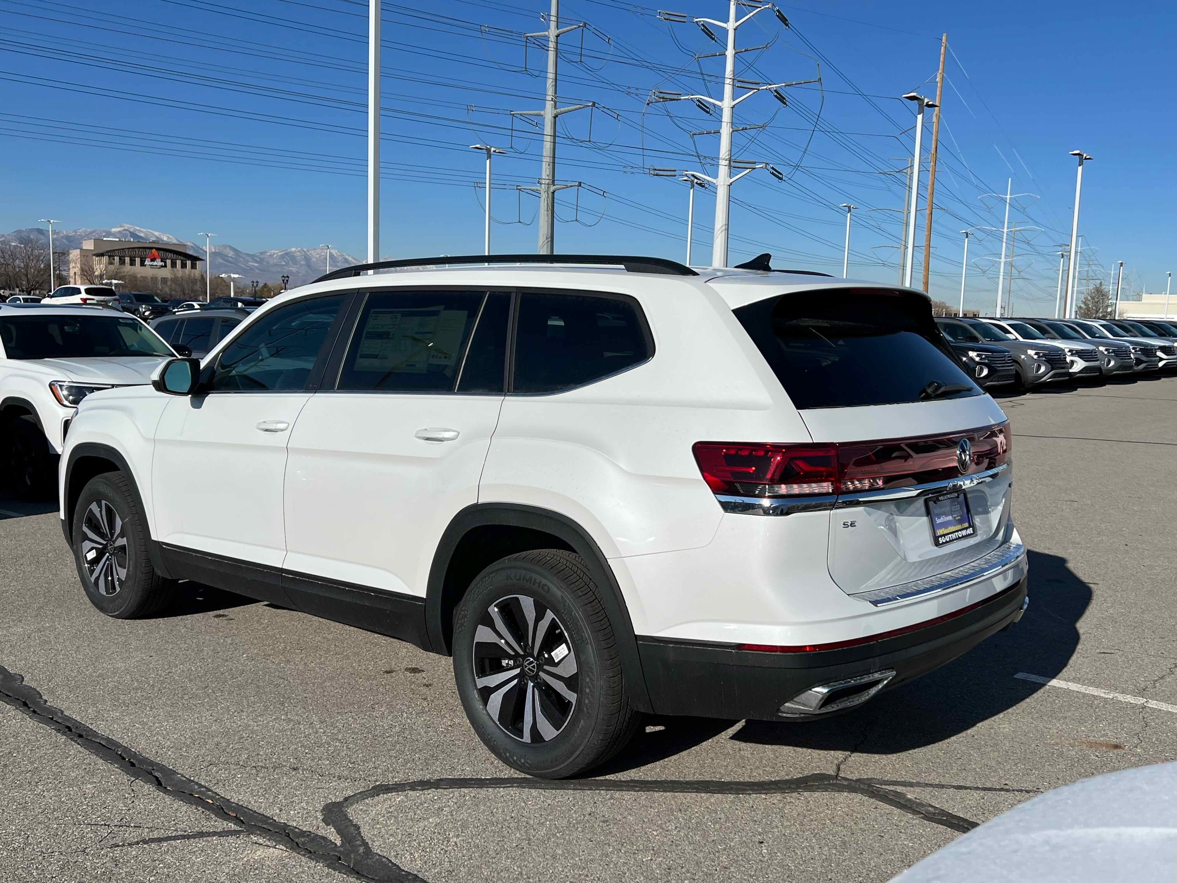 2026 Volkswagen Atlas 2.0T SE