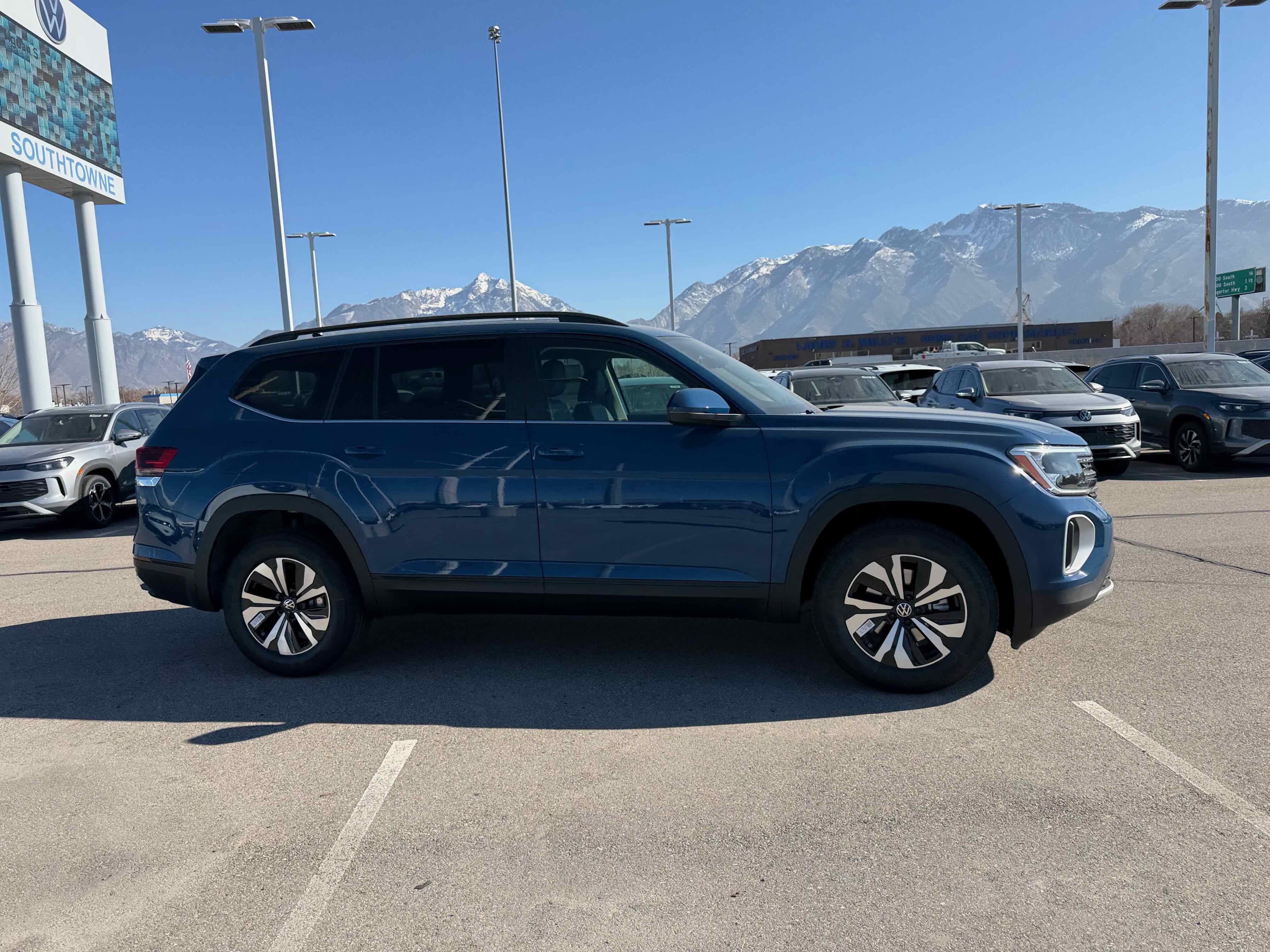 2026 Volkswagen Atlas 2.0T SE