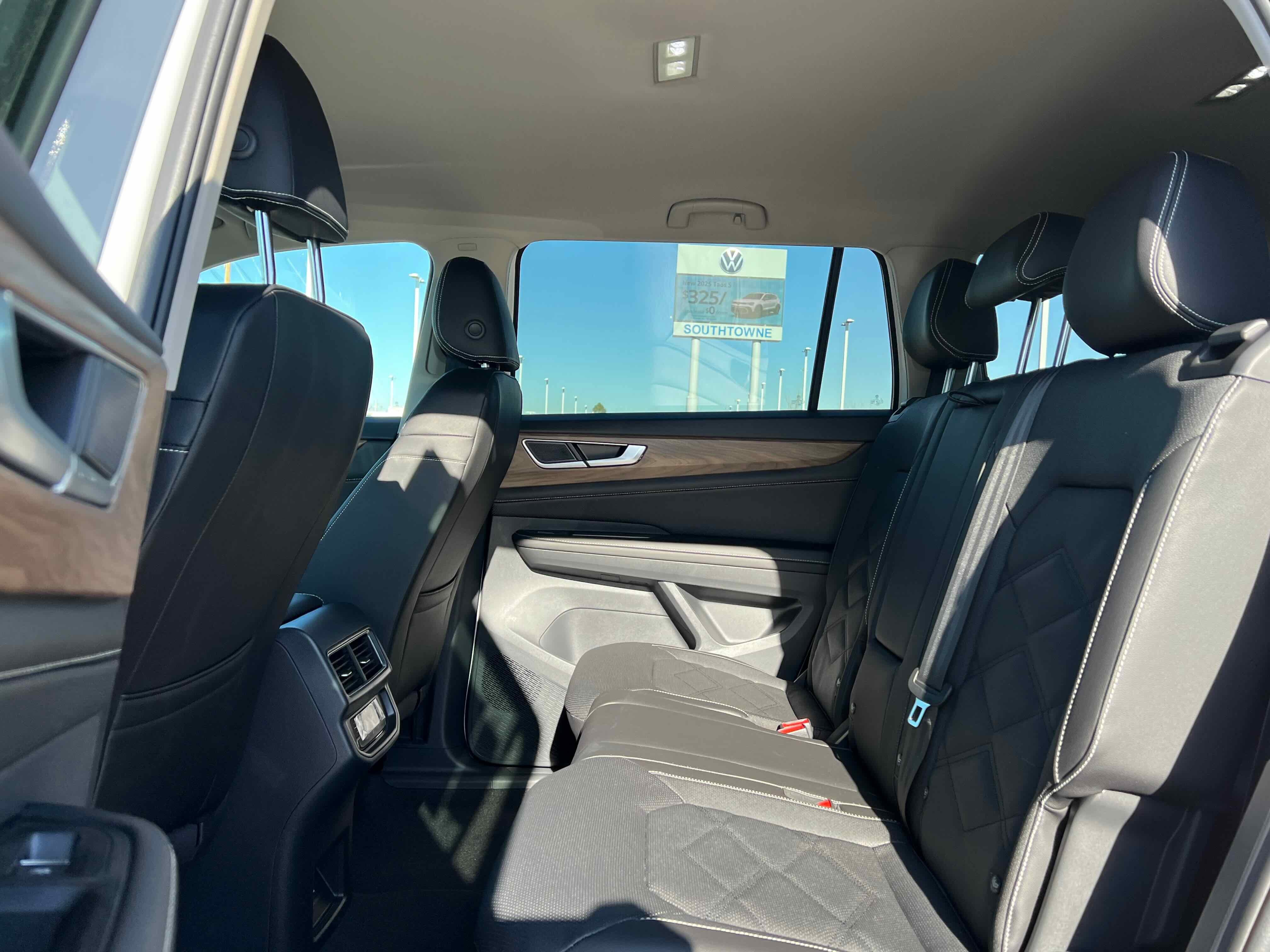 2026 Volkswagen Atlas 2.0T SE