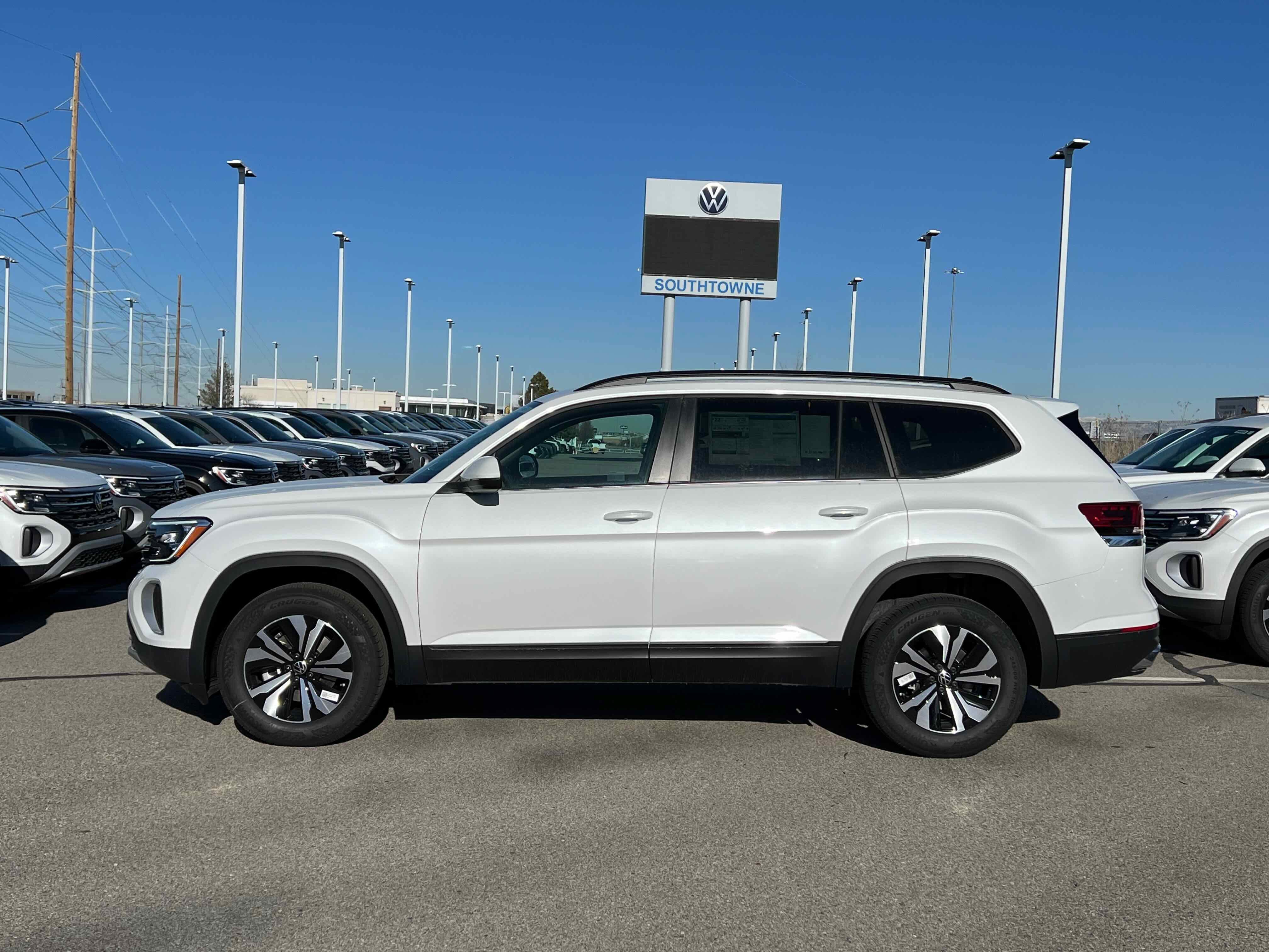 2026 Volkswagen Atlas 2.0T SE