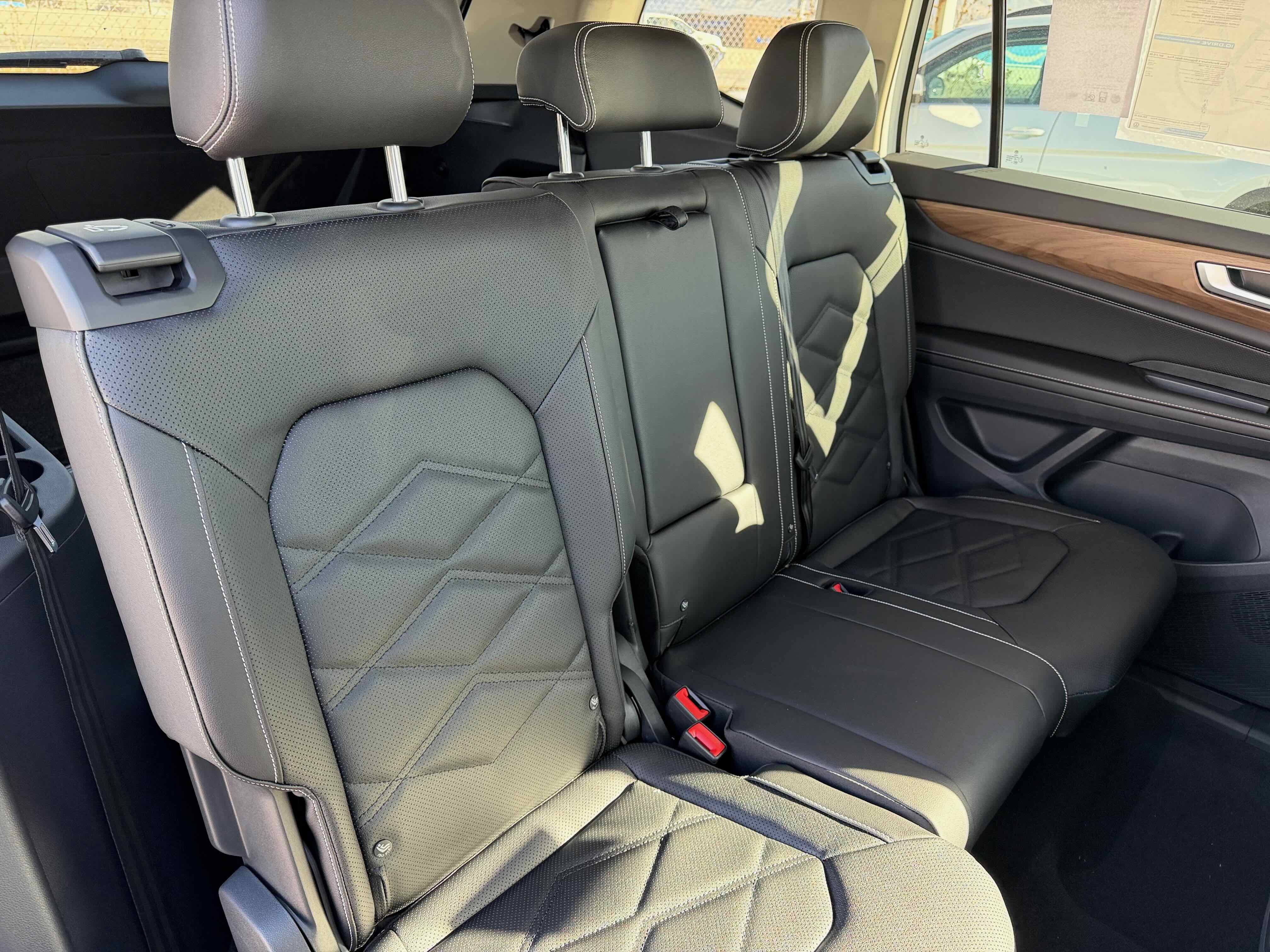 2026 Volkswagen Atlas 2.0T SE