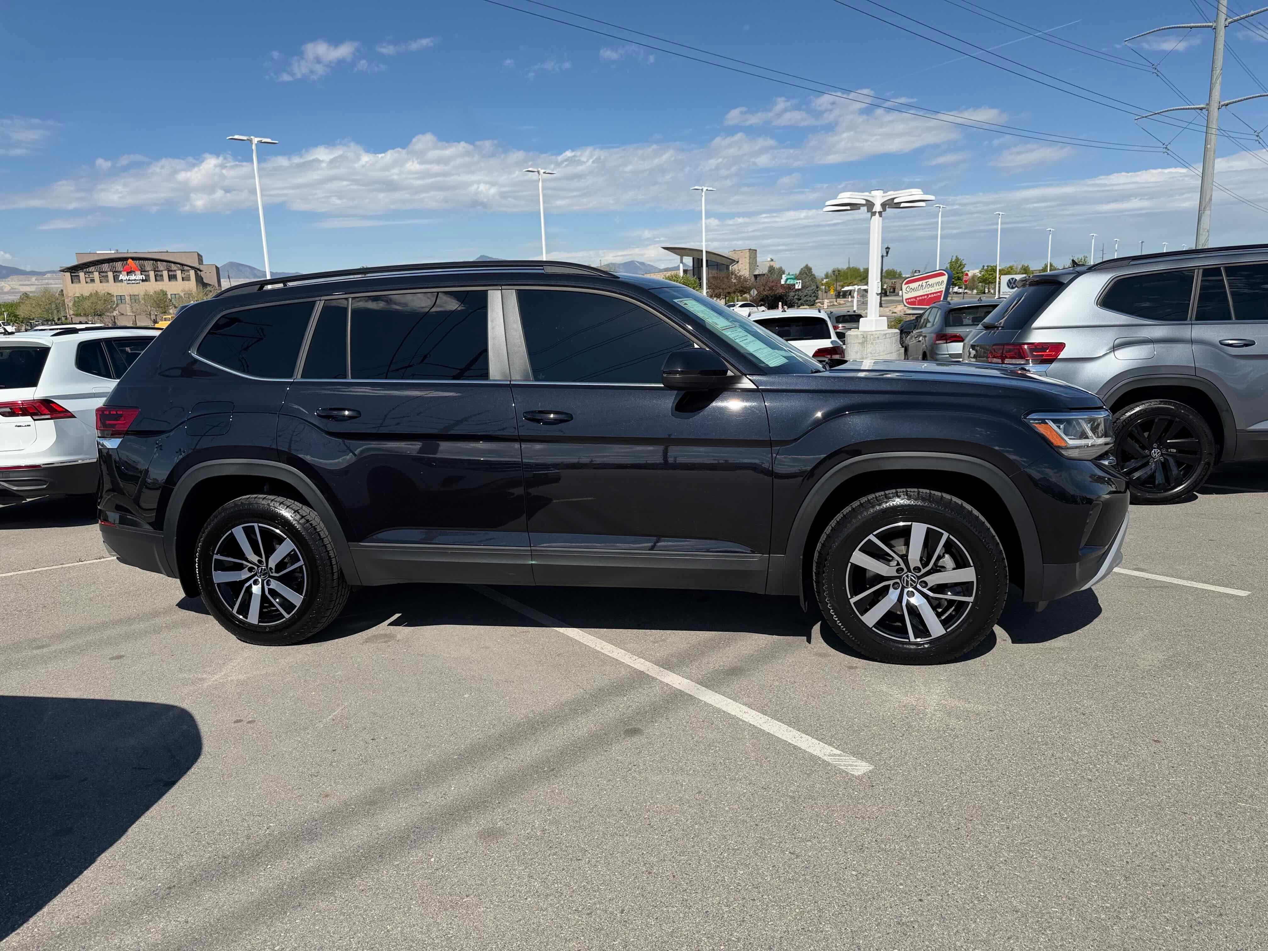 2023 Volkswagen Atlas 2.0T SE