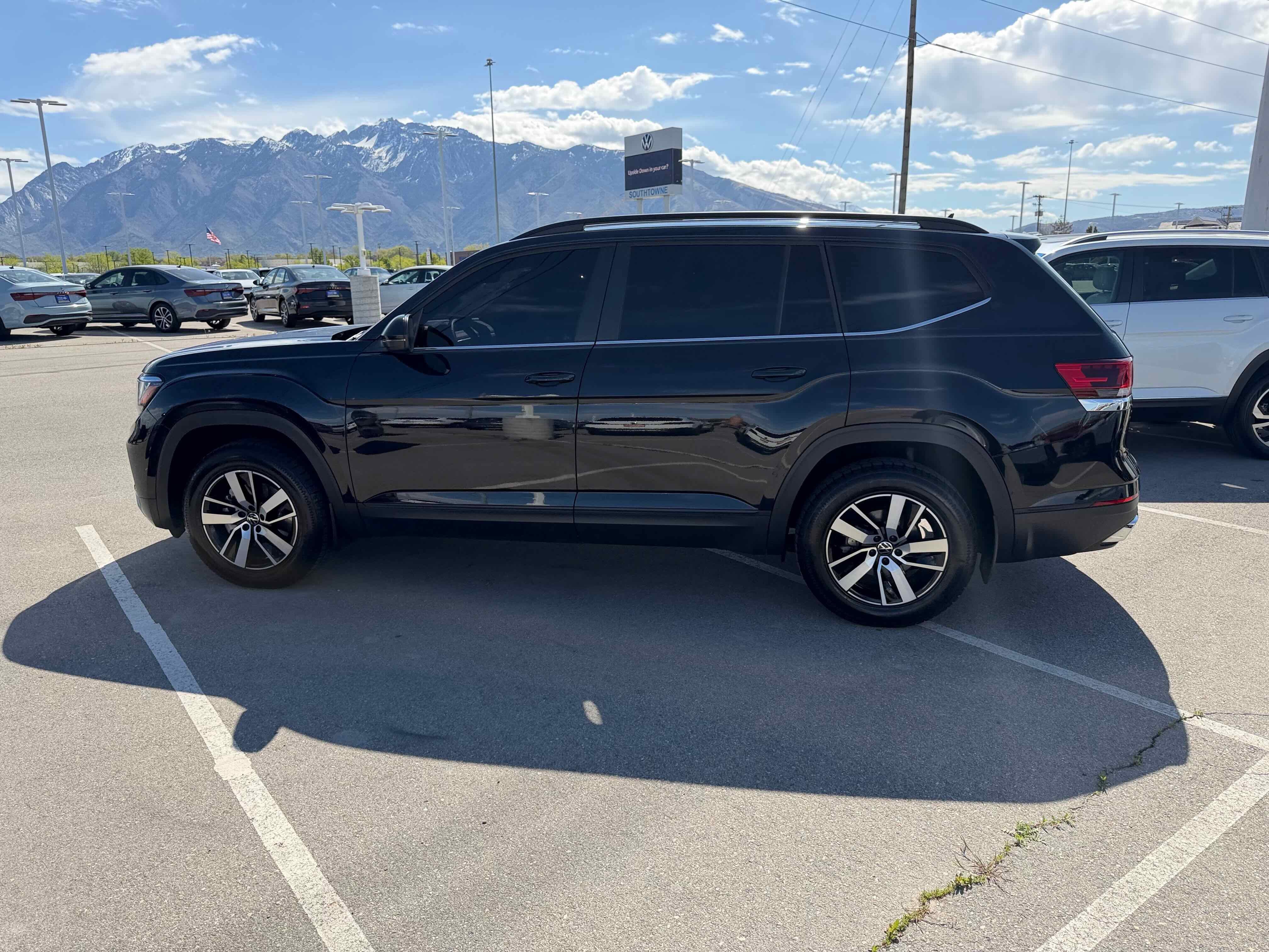 2023 Volkswagen Atlas 2.0T SE