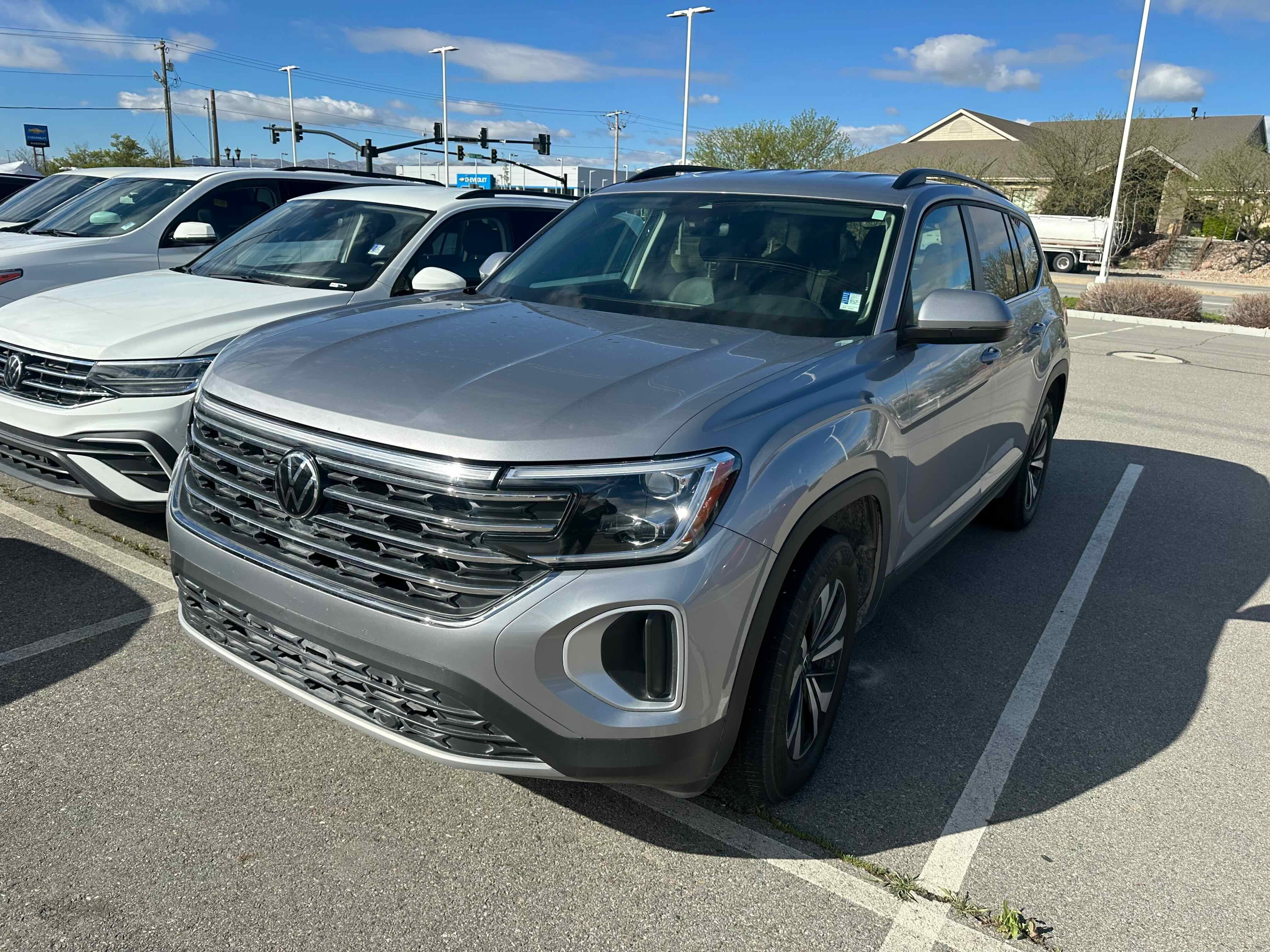 2024 Volkswagen Atlas 2.0T SE