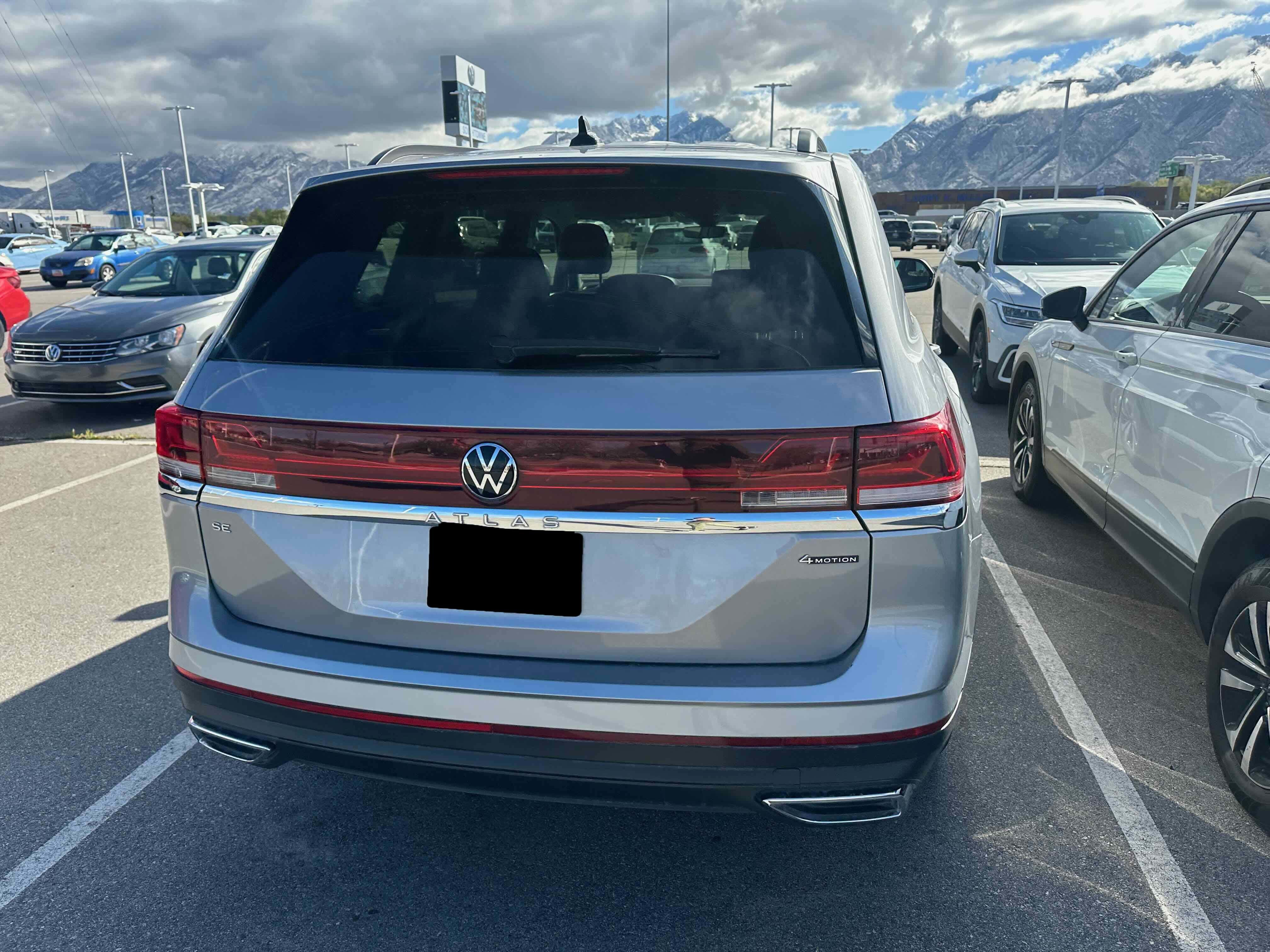 2024 Volkswagen Atlas 2.0T SE