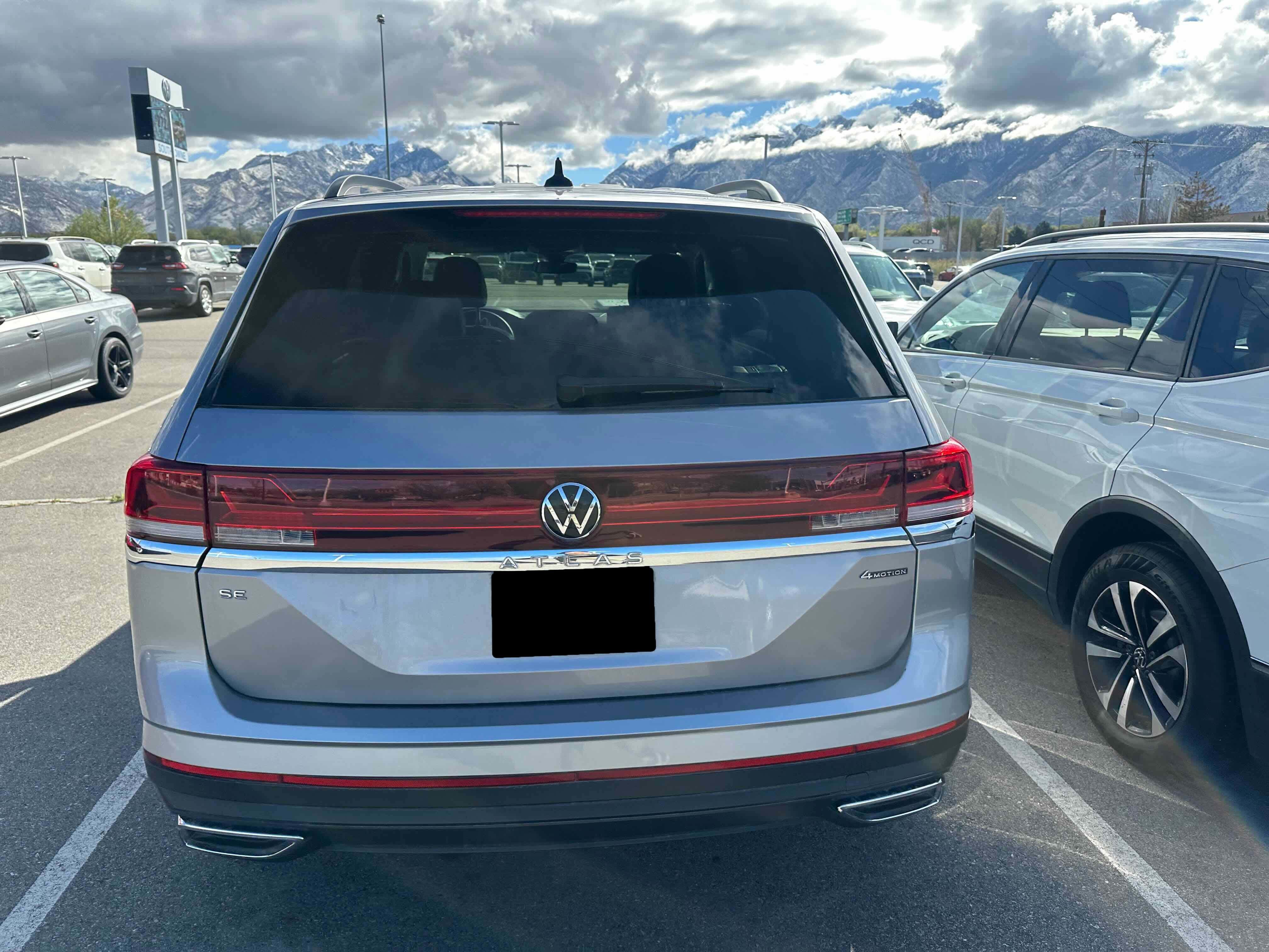2024 Volkswagen Atlas 2.0T SE