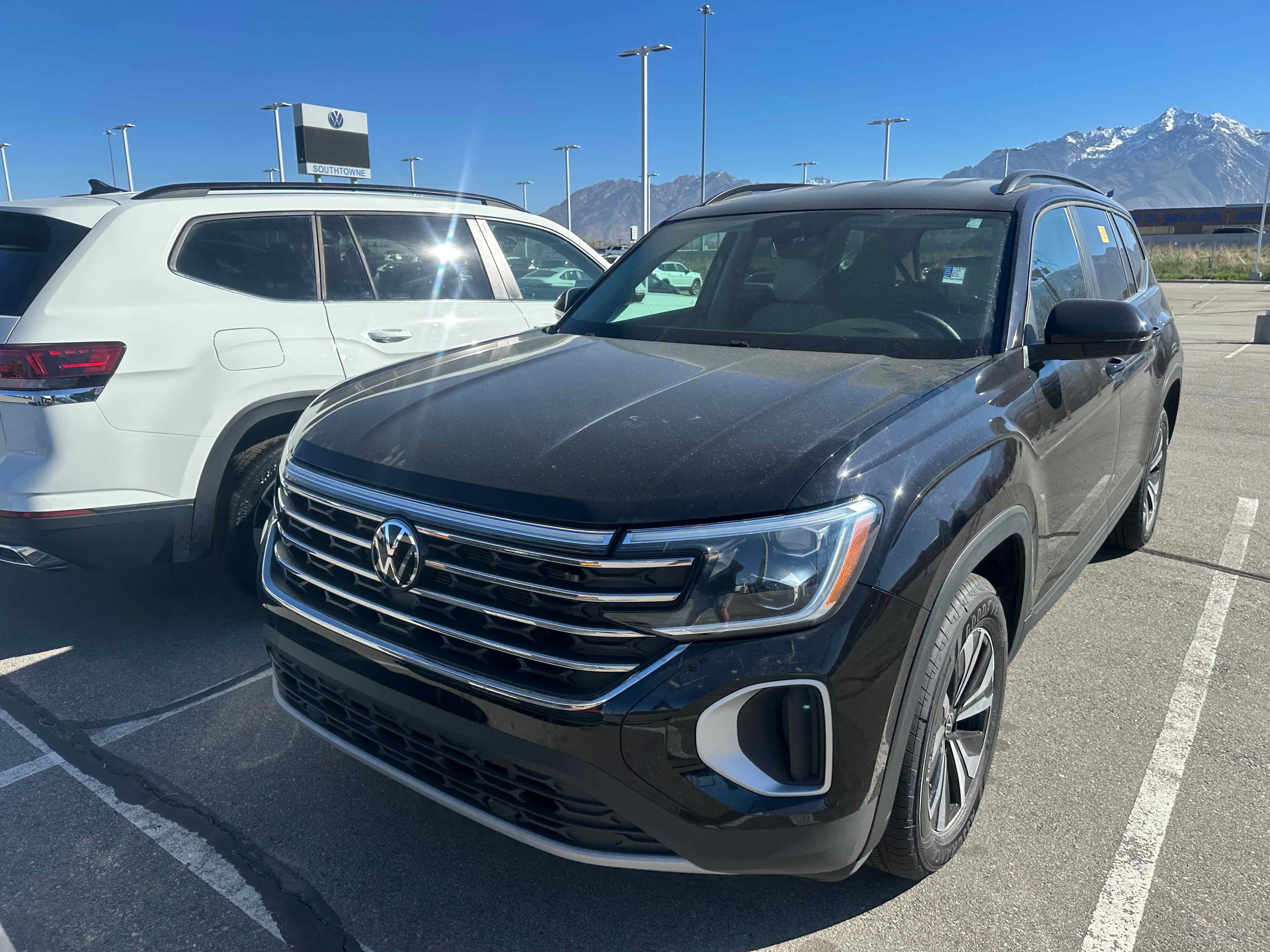 2024 Volkswagen Atlas 2.0T SE