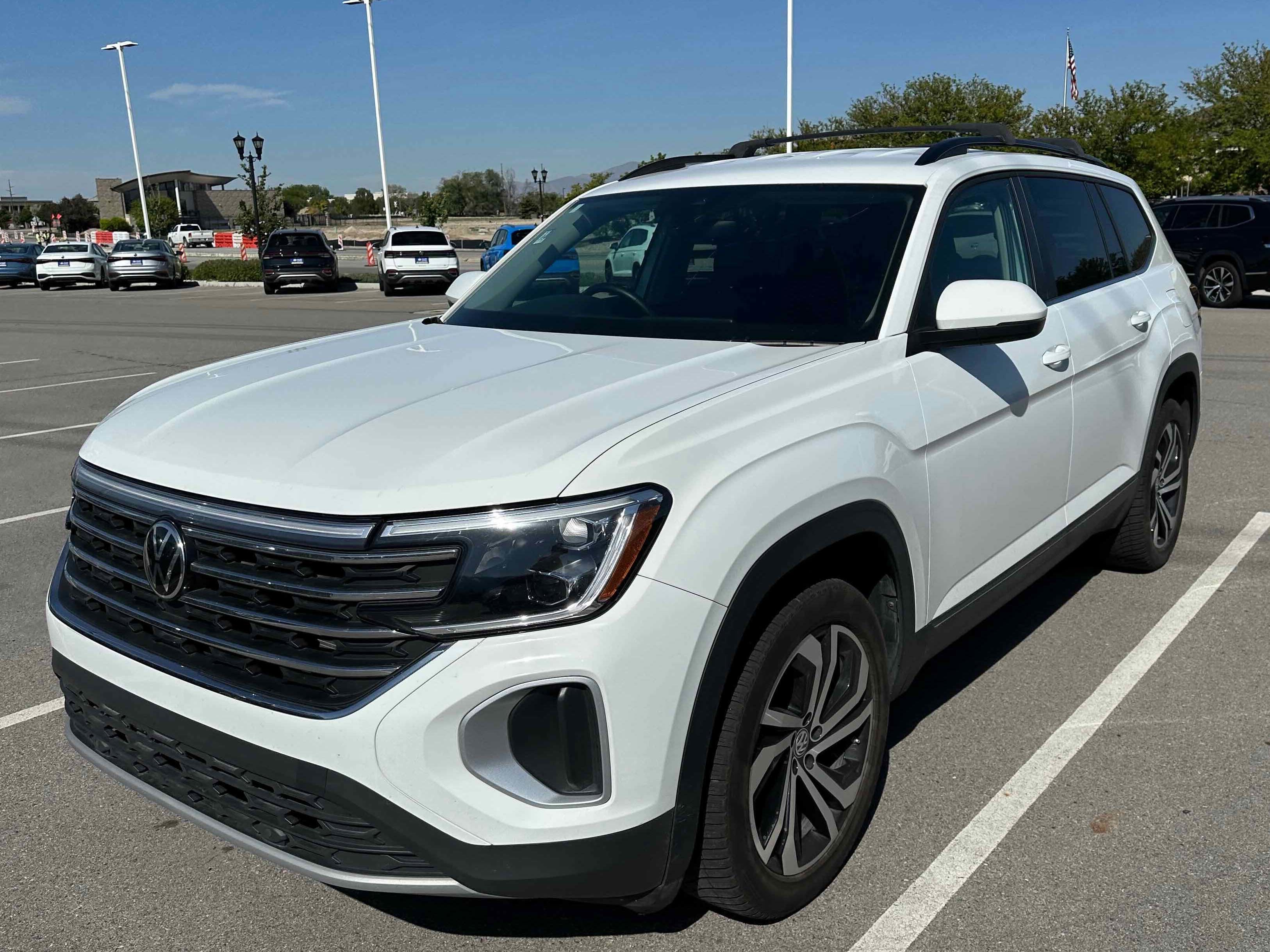 2024 Volkswagen Atlas's photo