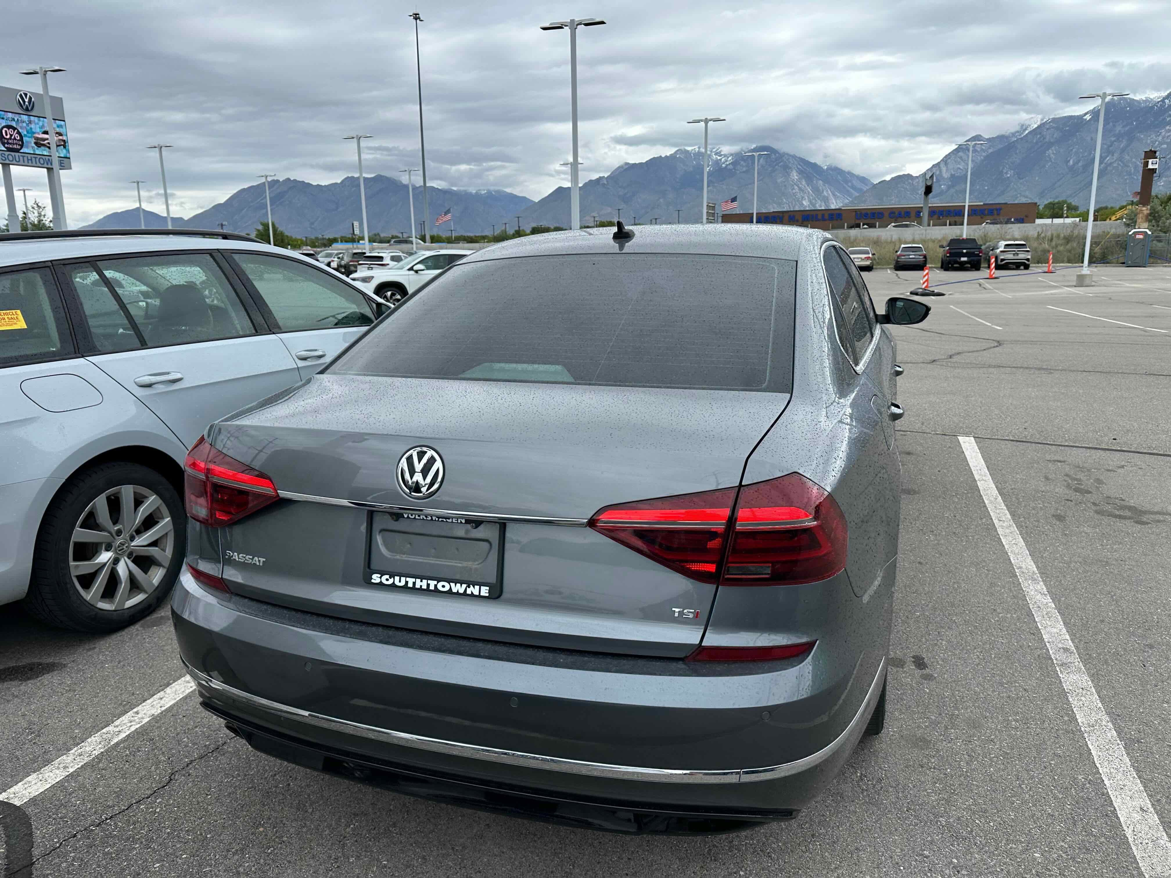 2019 Volkswagen Passat 2.0T SE R-Line