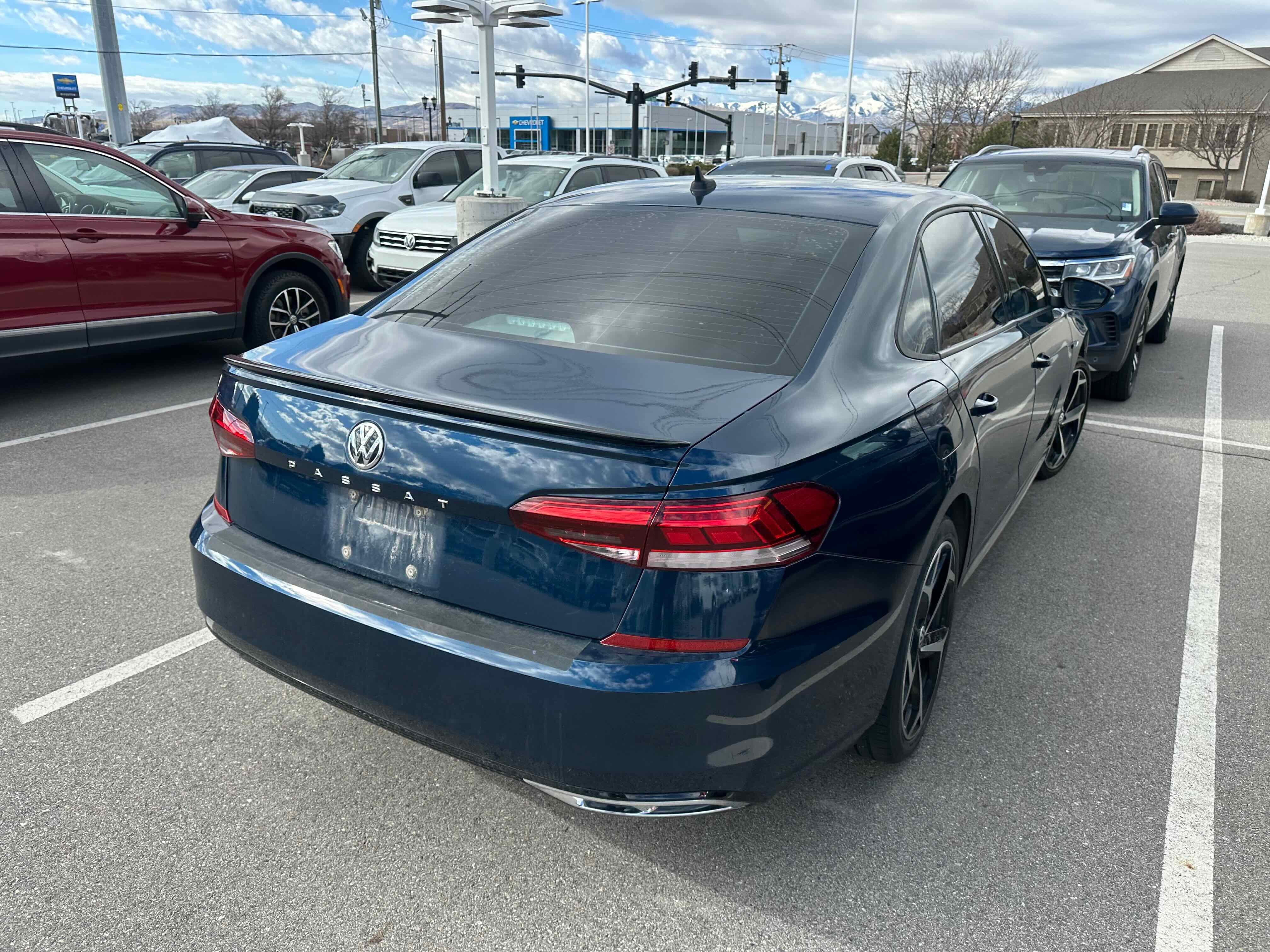 2022 Volkswagen Passat 2.0T R-Line