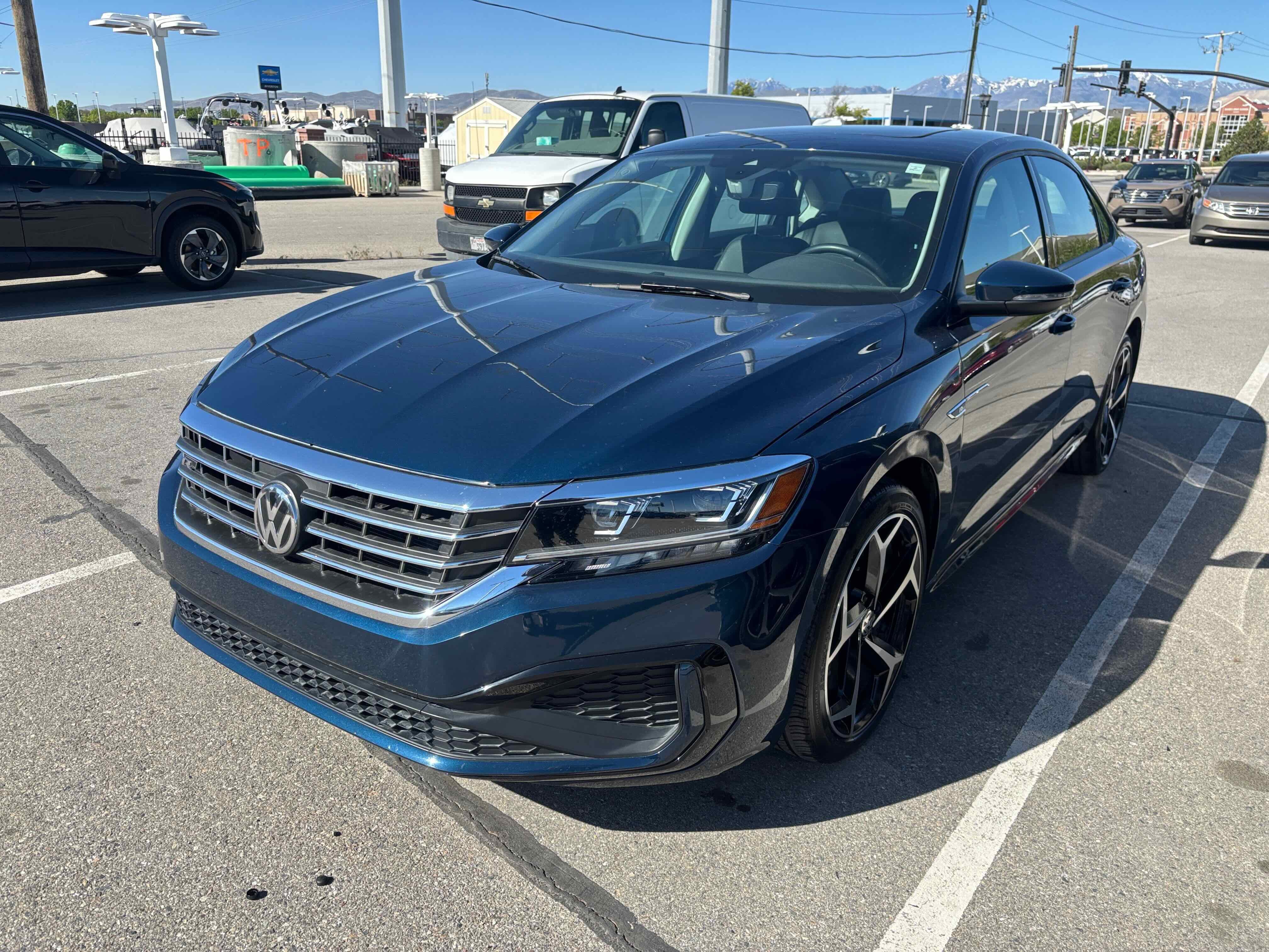 2020 Volkswagen Passat 2.0T R-Line