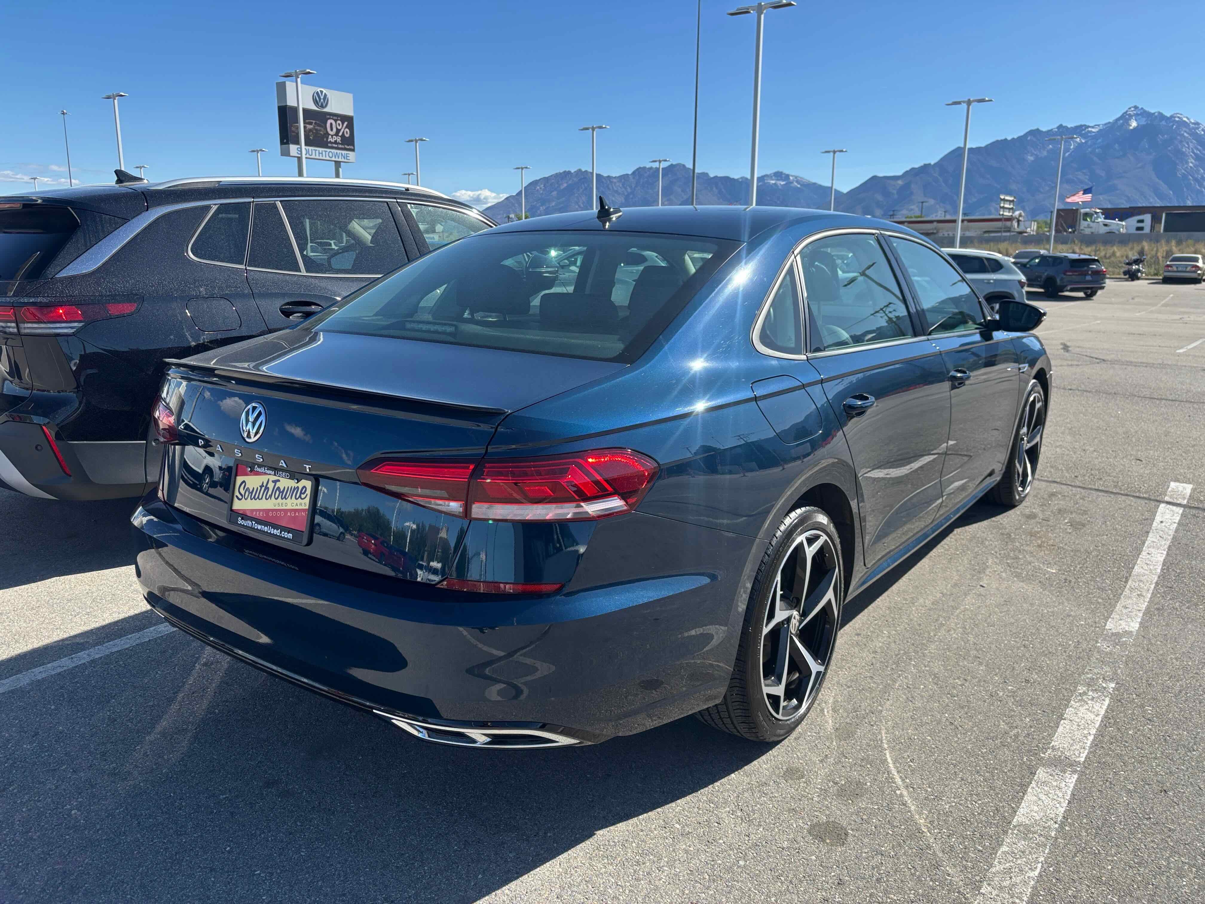 2020 Volkswagen Passat 2.0T R-Line
