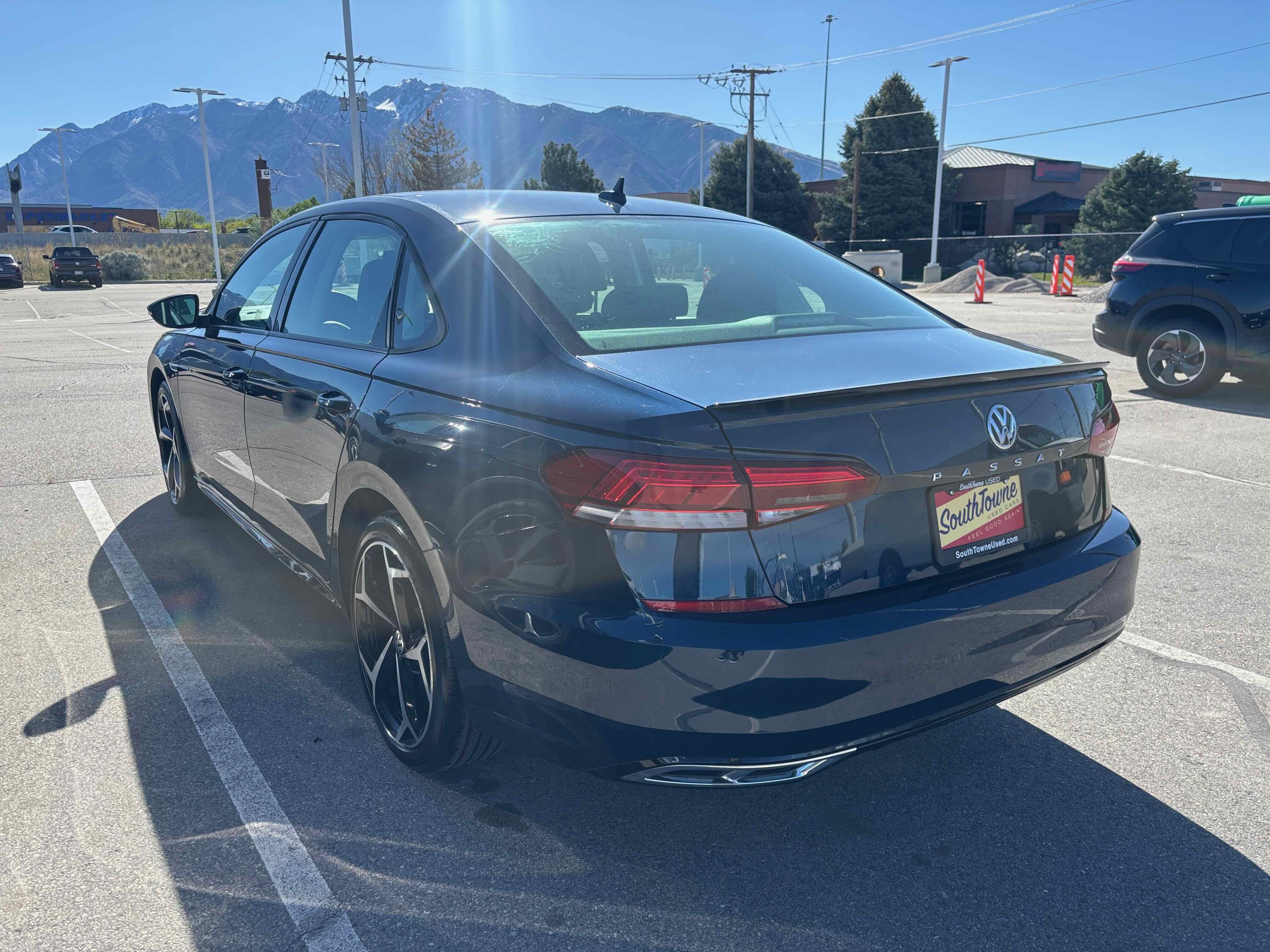 2020 Volkswagen Passat 2.0T R-Line