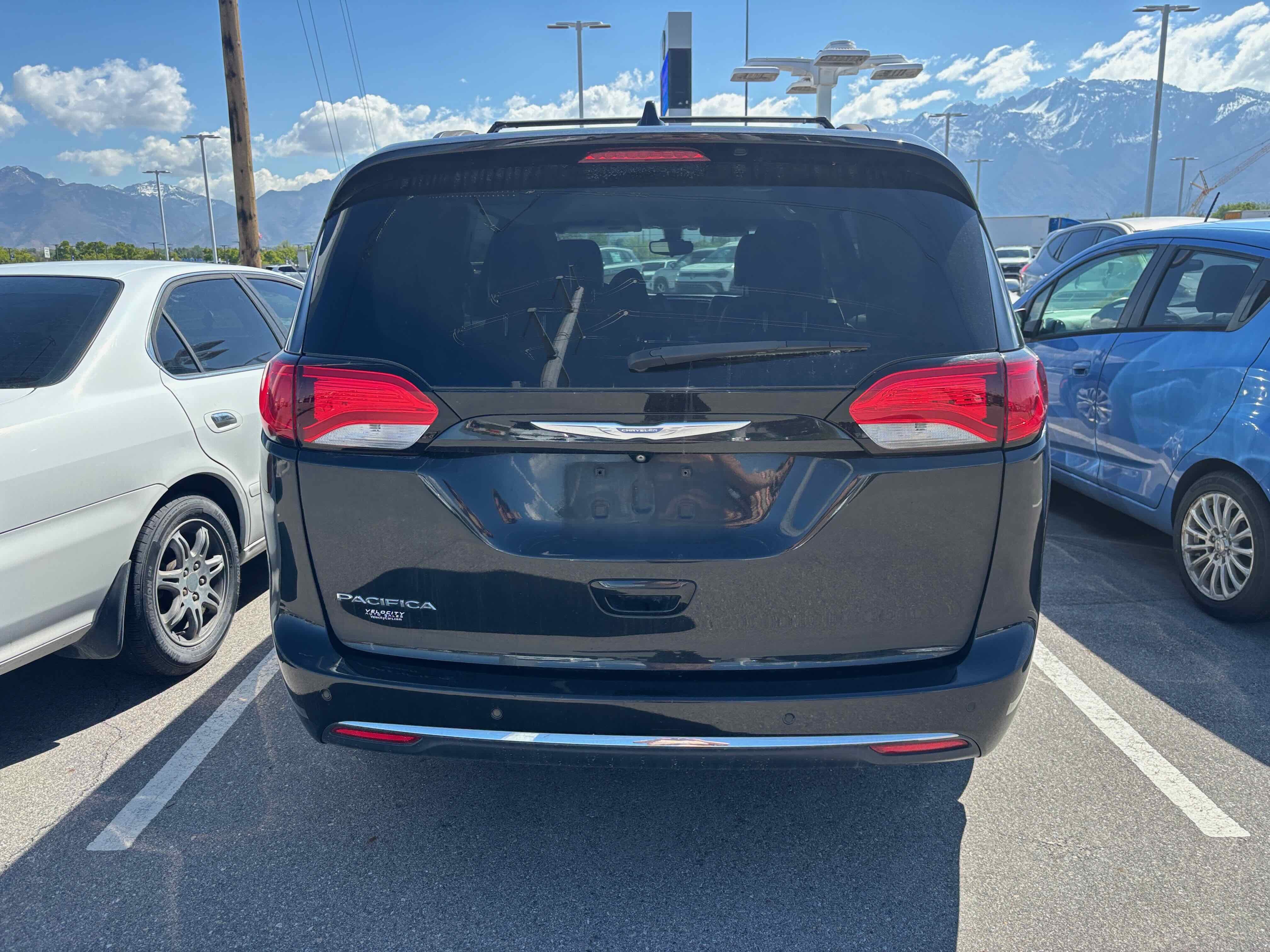 2017 Chrysler Pacifica Touring-L