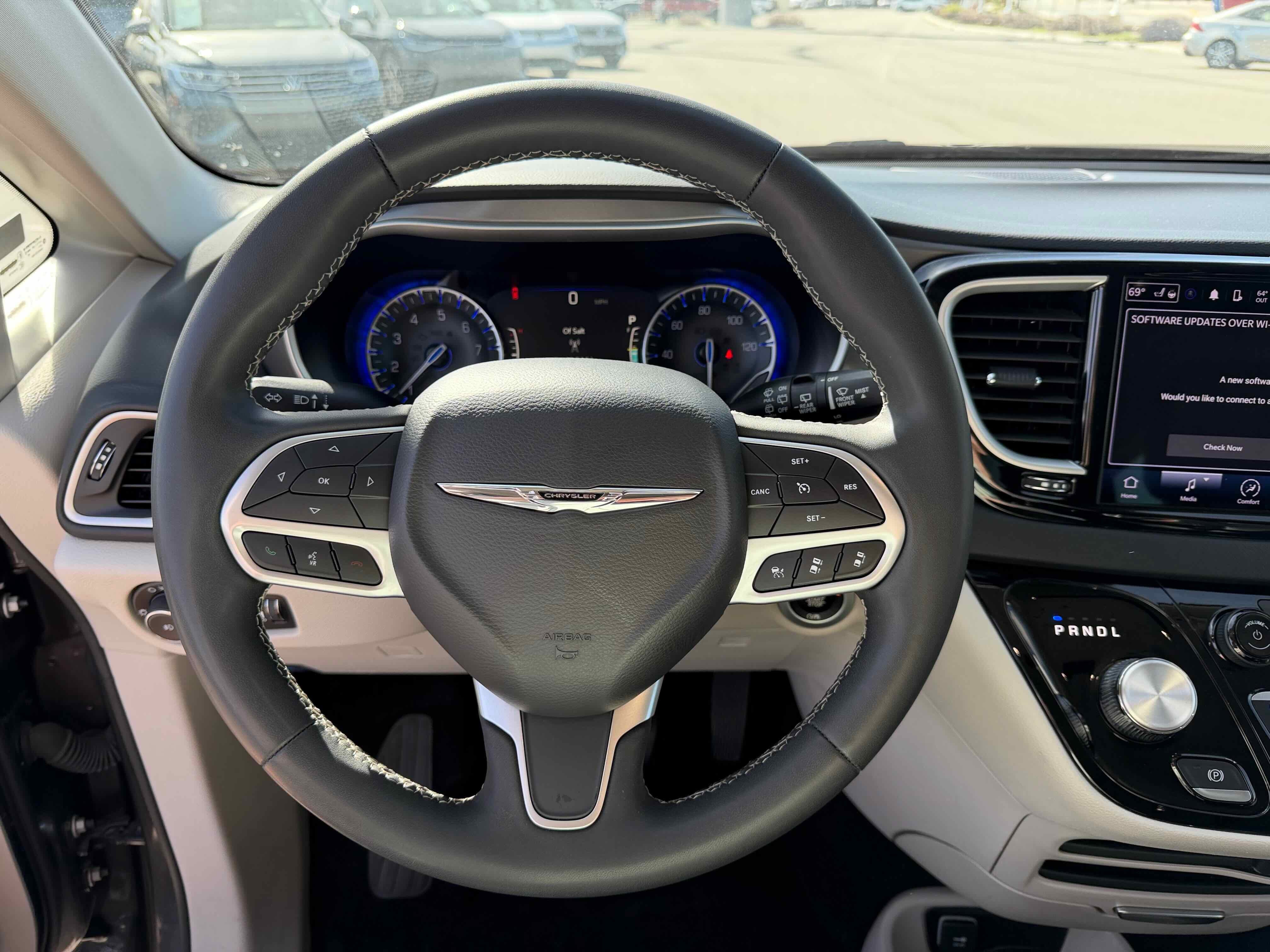 2023 Chrysler Pacifica Touring L