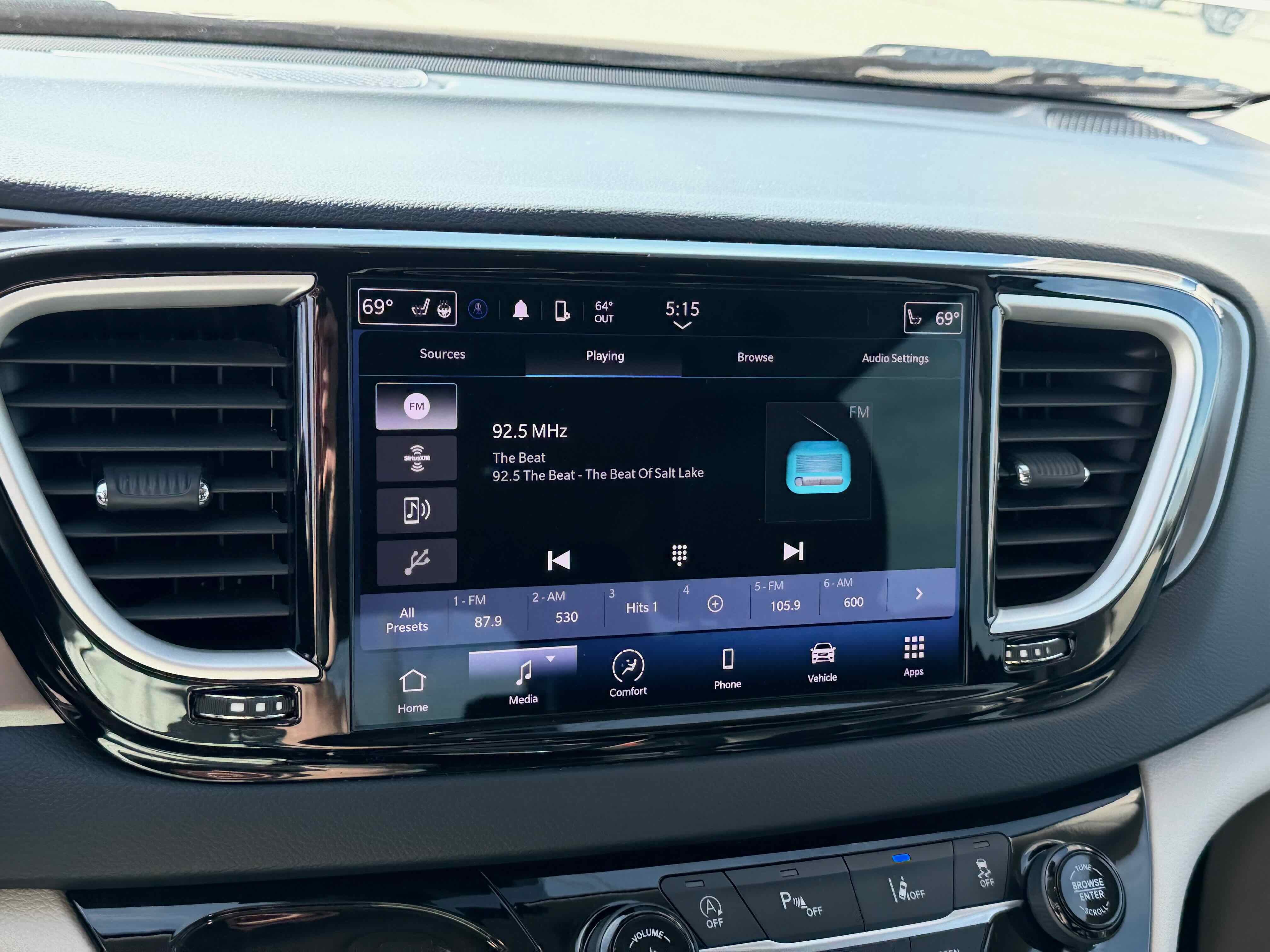 2023 Chrysler Pacifica Touring L