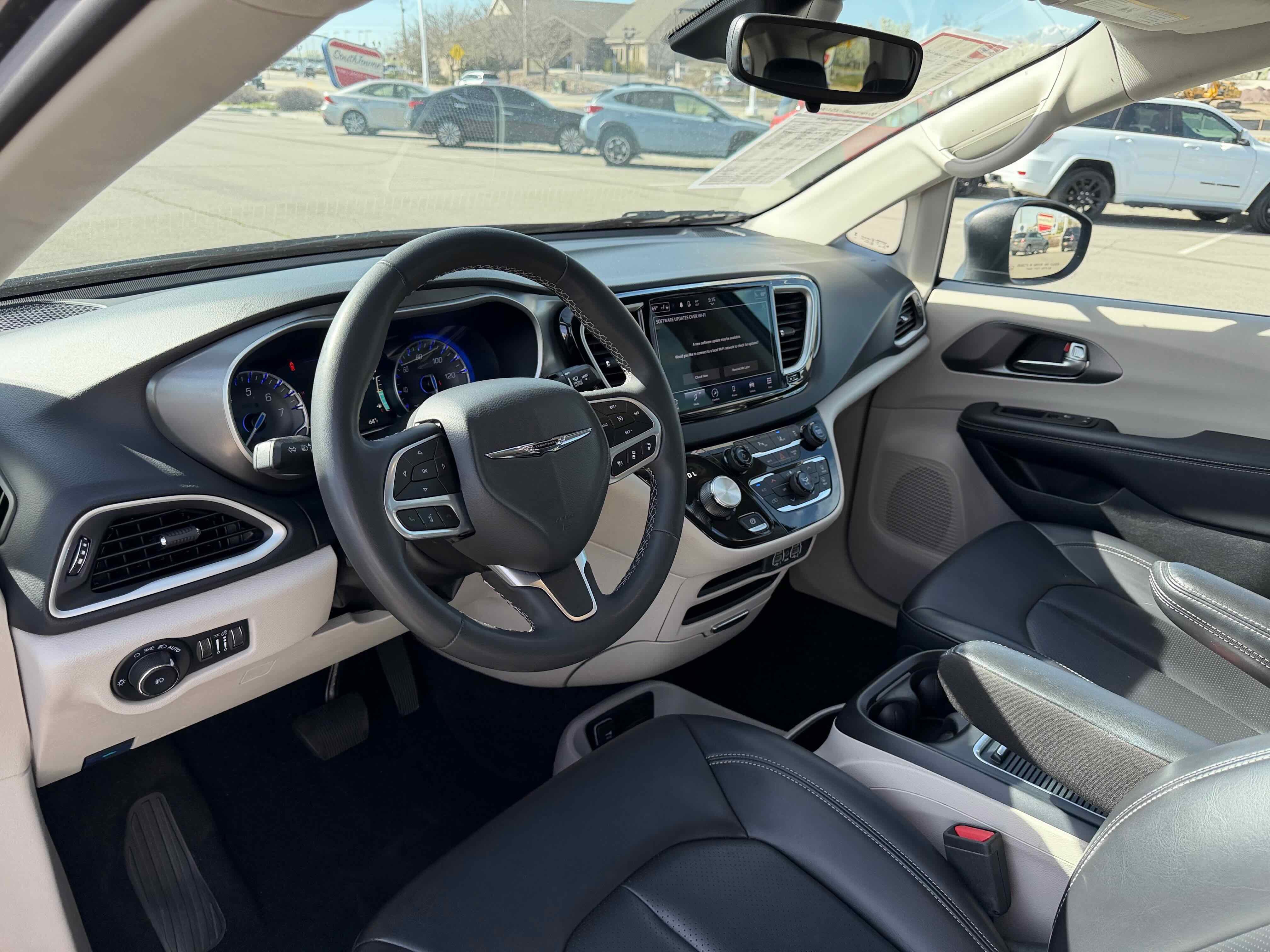 2023 Chrysler Pacifica Touring L