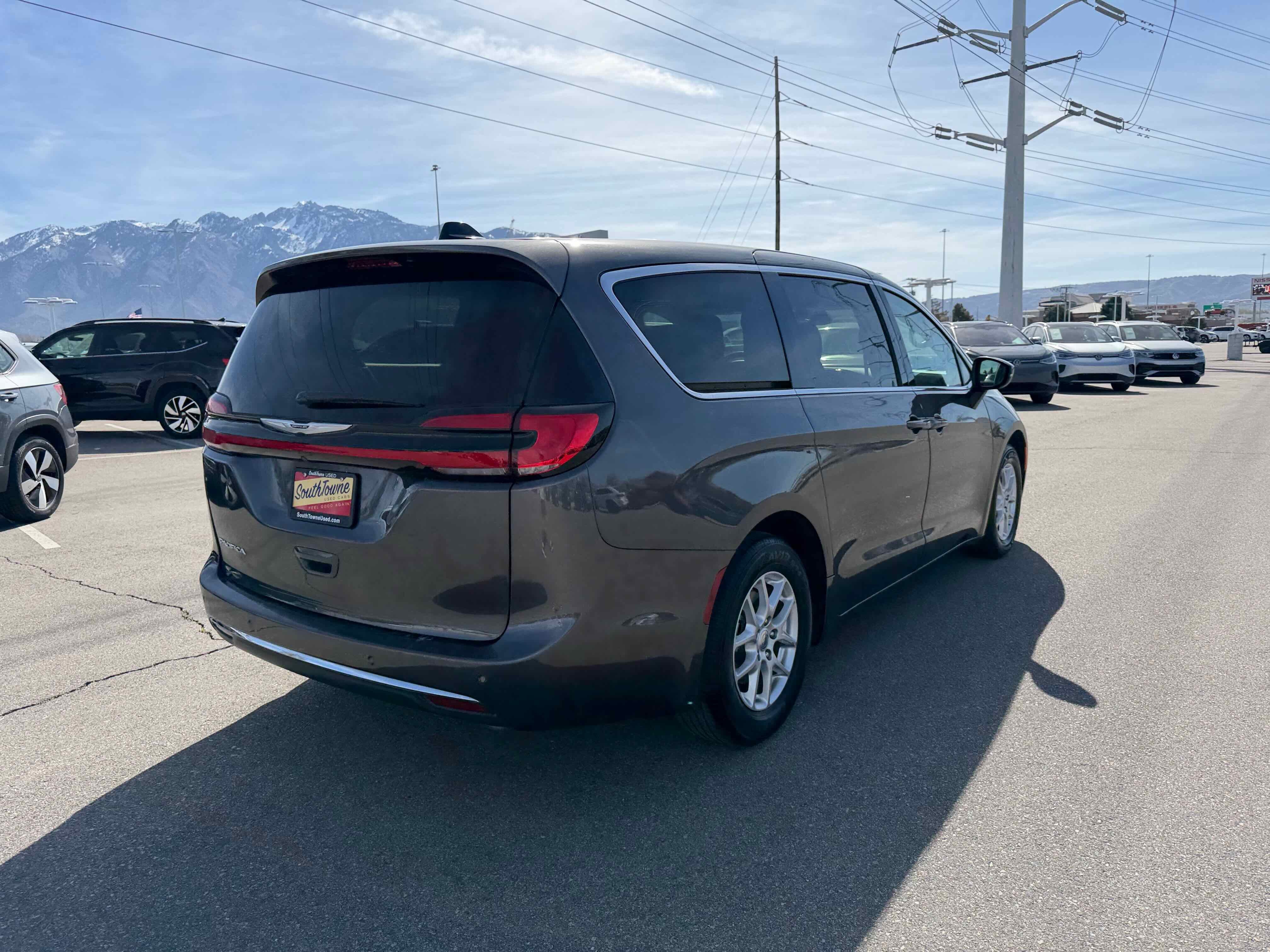 2023 Chrysler Pacifica Touring L