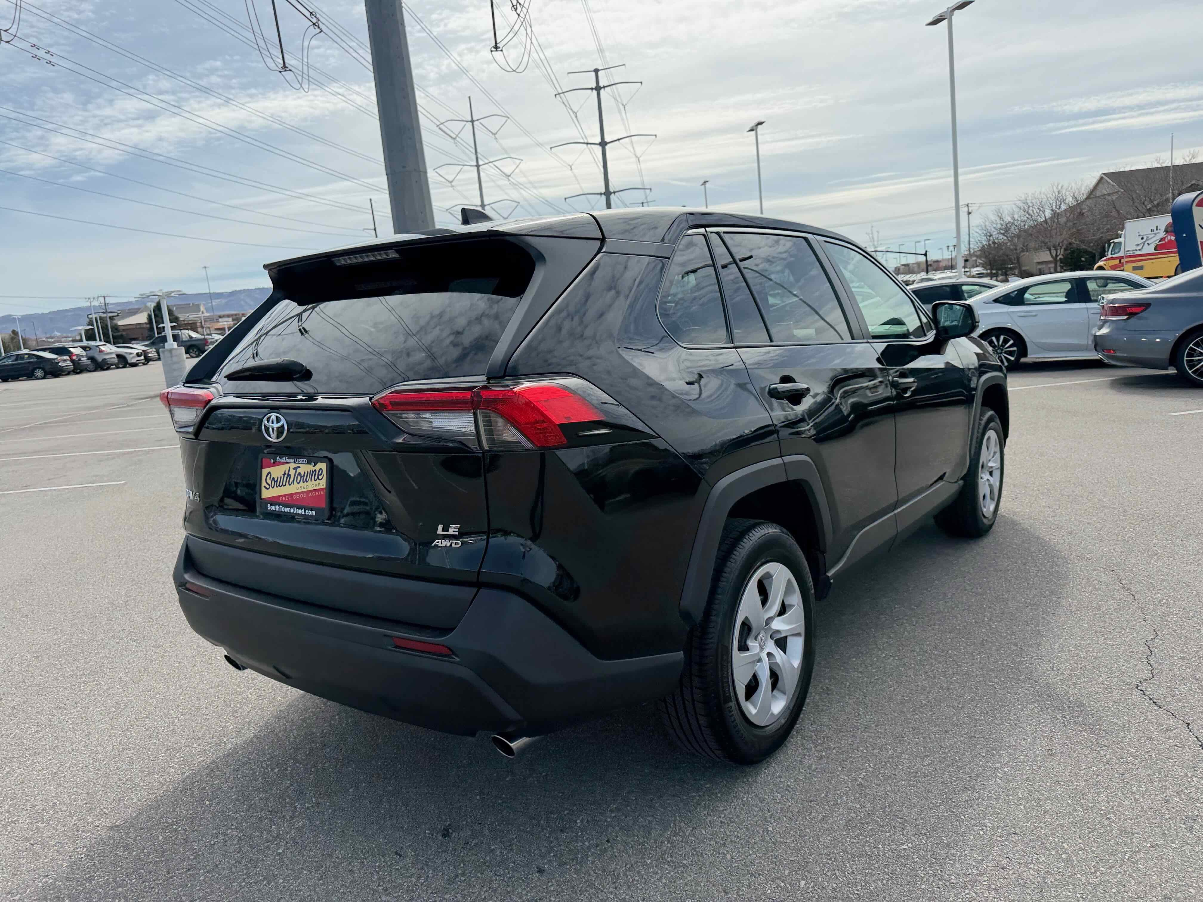 2024 Toyota RAV4 LE