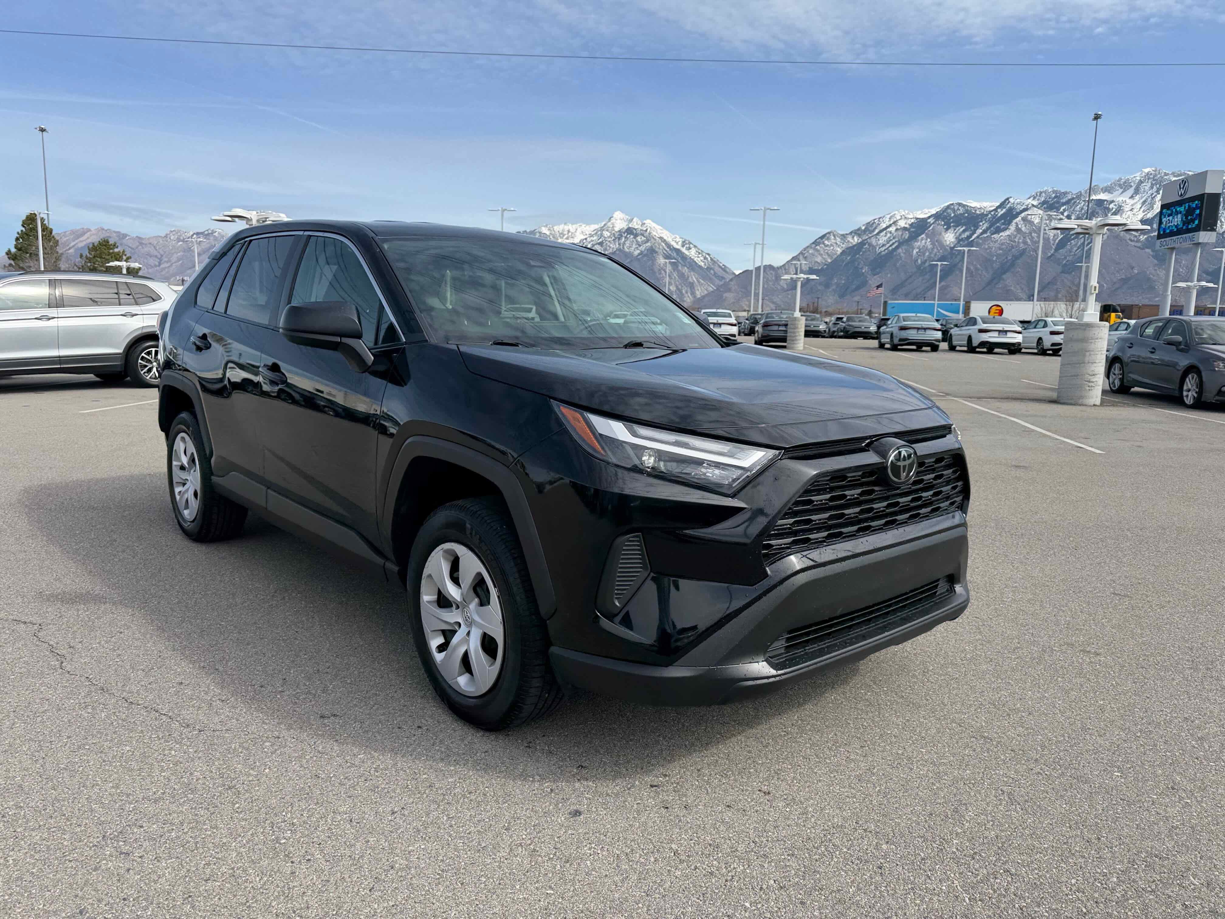 2024 Toyota RAV4 LE