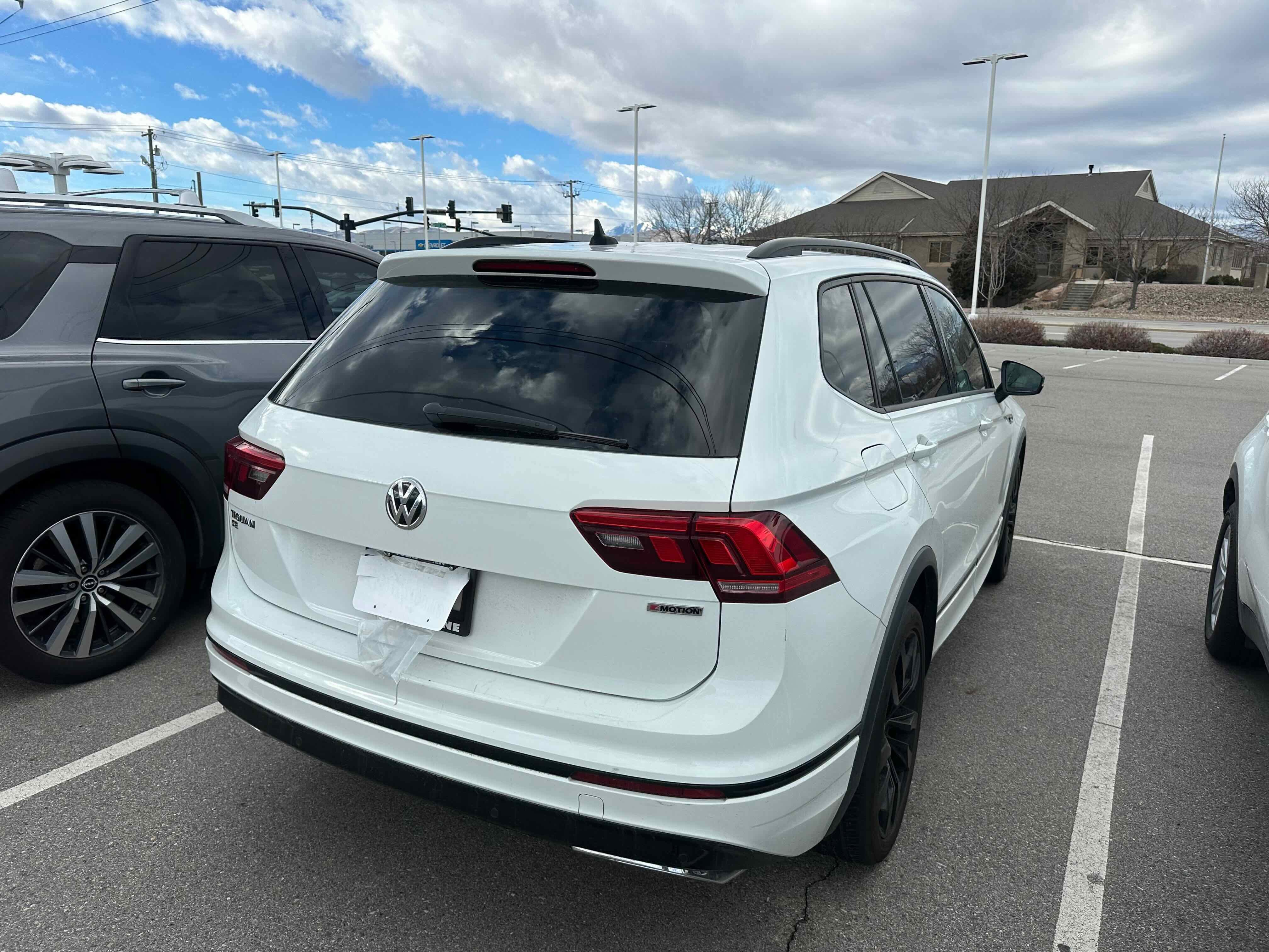 2020 Volkswagen Tiguan SE R-Line Black