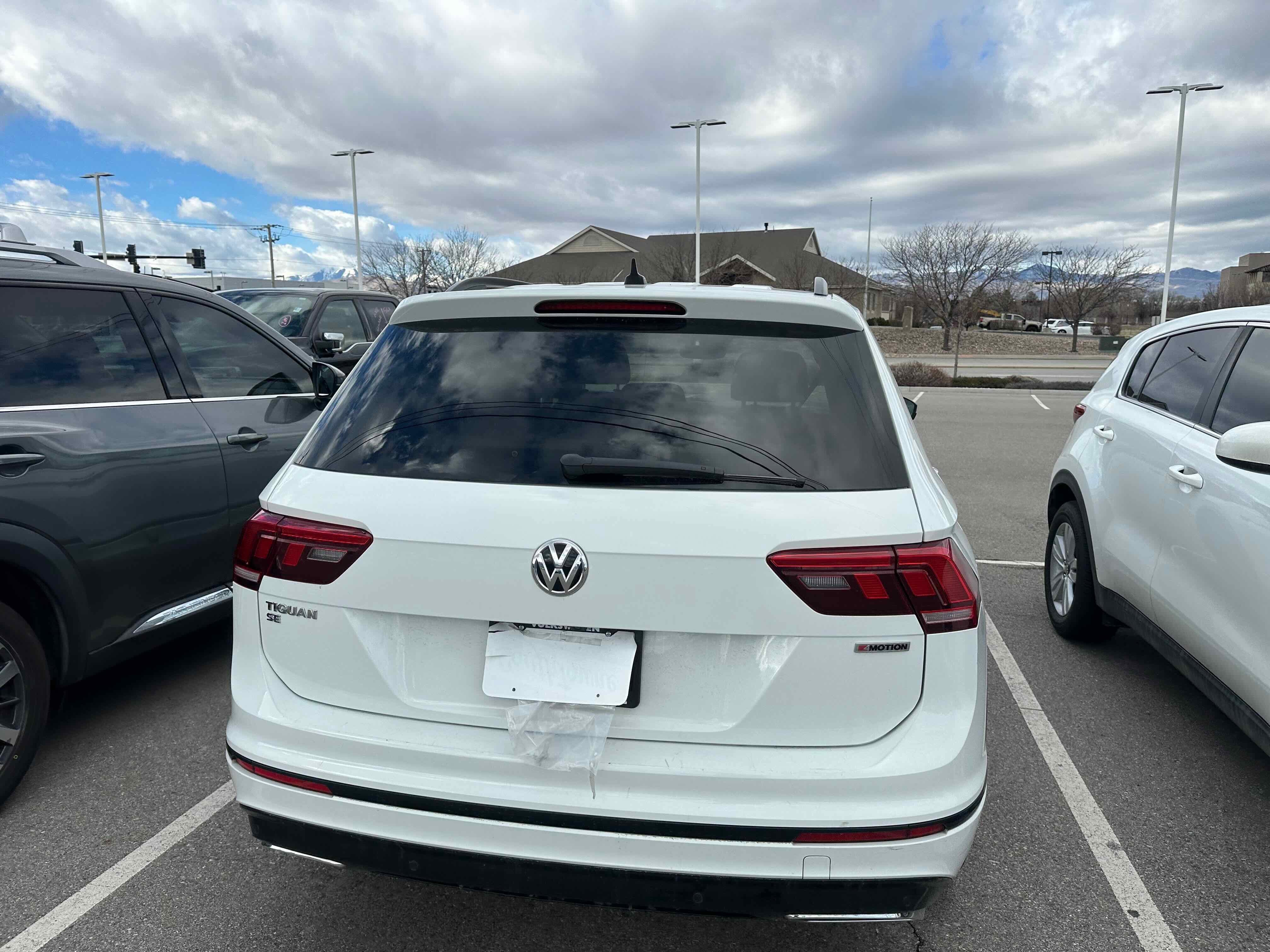 2020 Volkswagen Tiguan SE R-Line Black