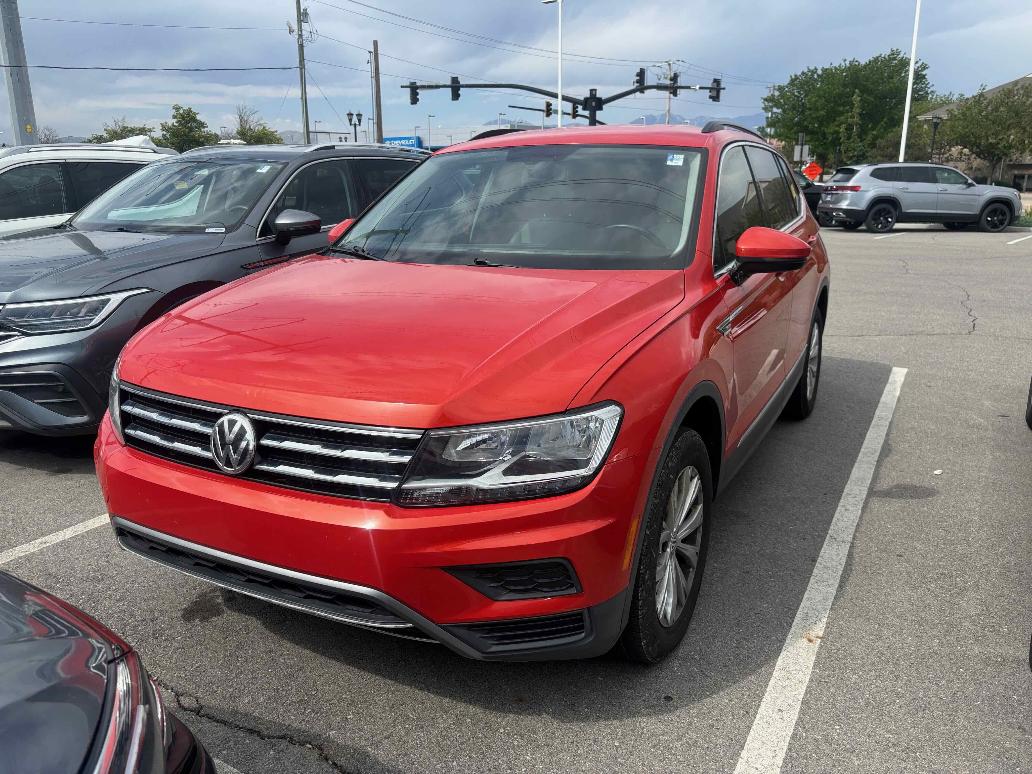 Used 2018 Volkswagen Tiguan SE with VIN 3VV2B7AX1JM184906 for sale in South Jordan, UT
