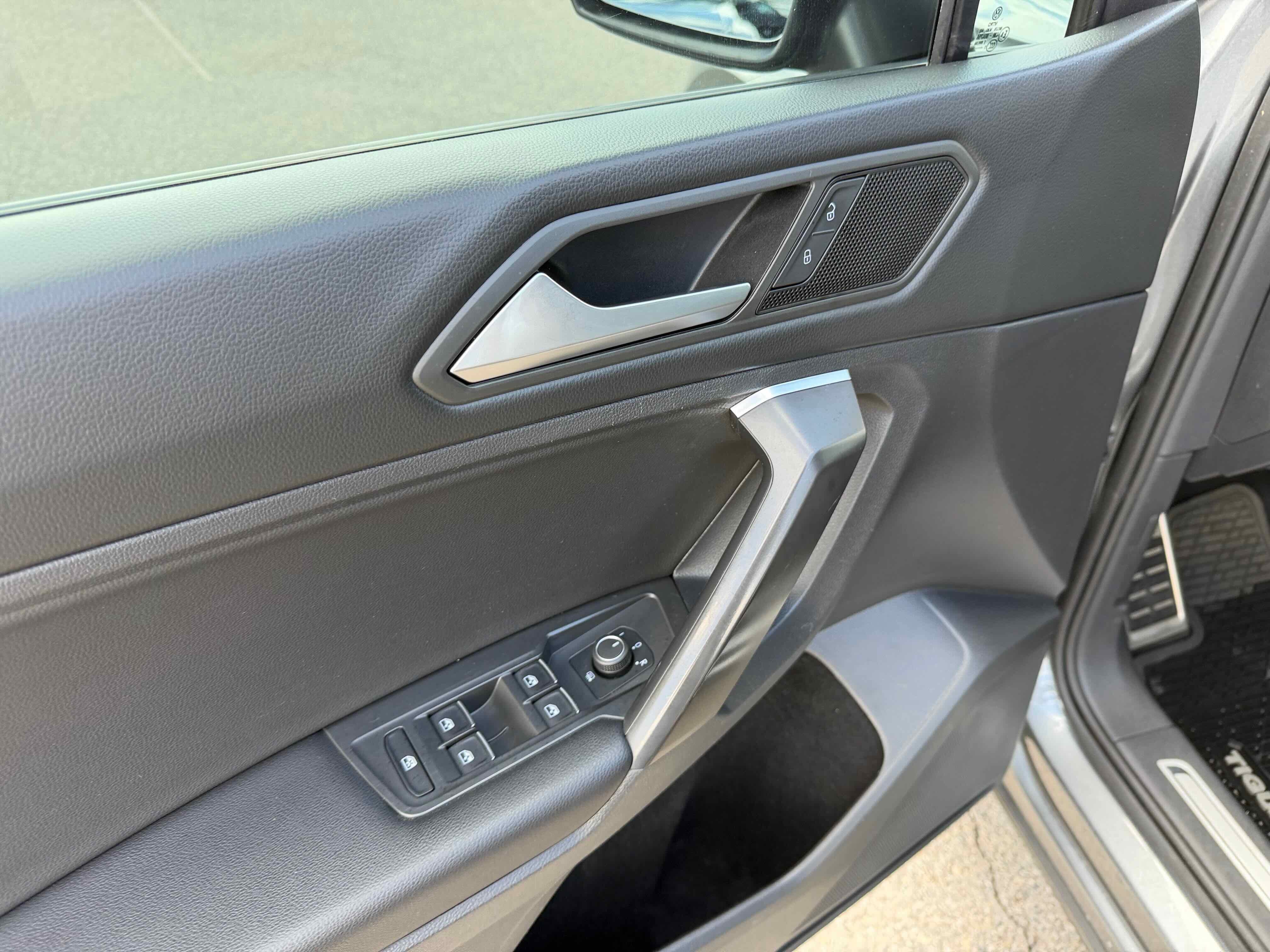 2021 Volkswagen Tiguan SE R-Line Black