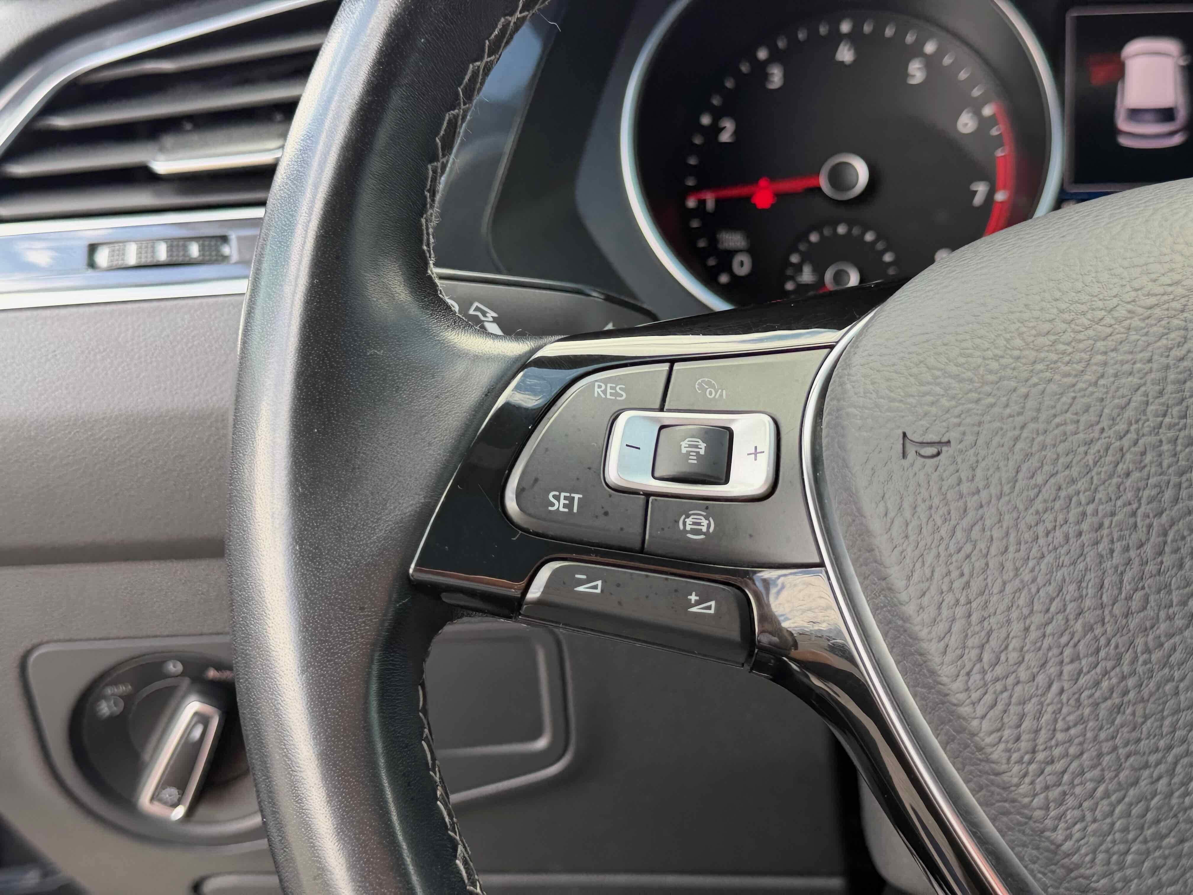 2021 Volkswagen Tiguan SE R-Line Black