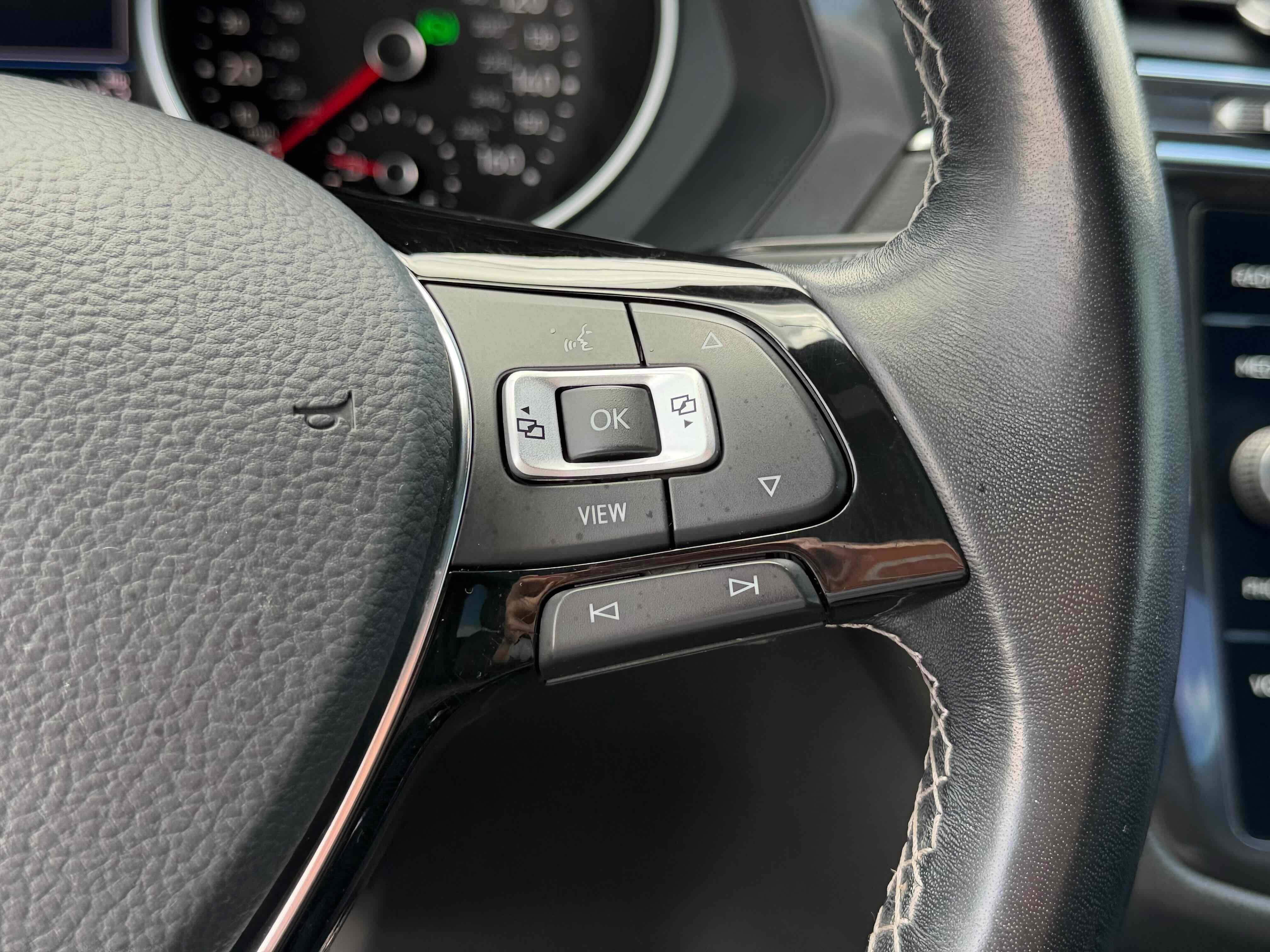 2021 Volkswagen Tiguan SE R-Line Black