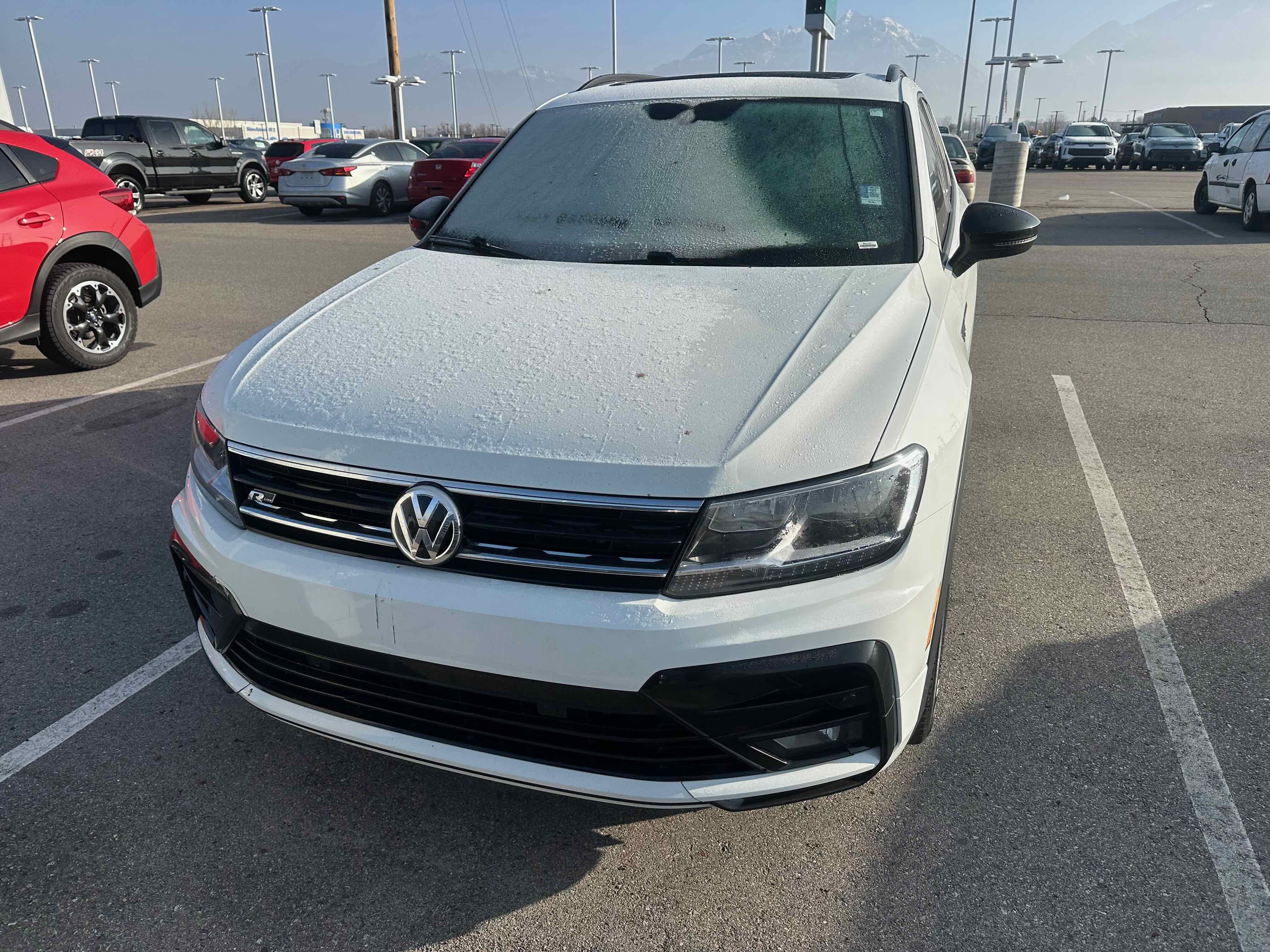 2020 Volkswagen Tiguan SE R-Line Black