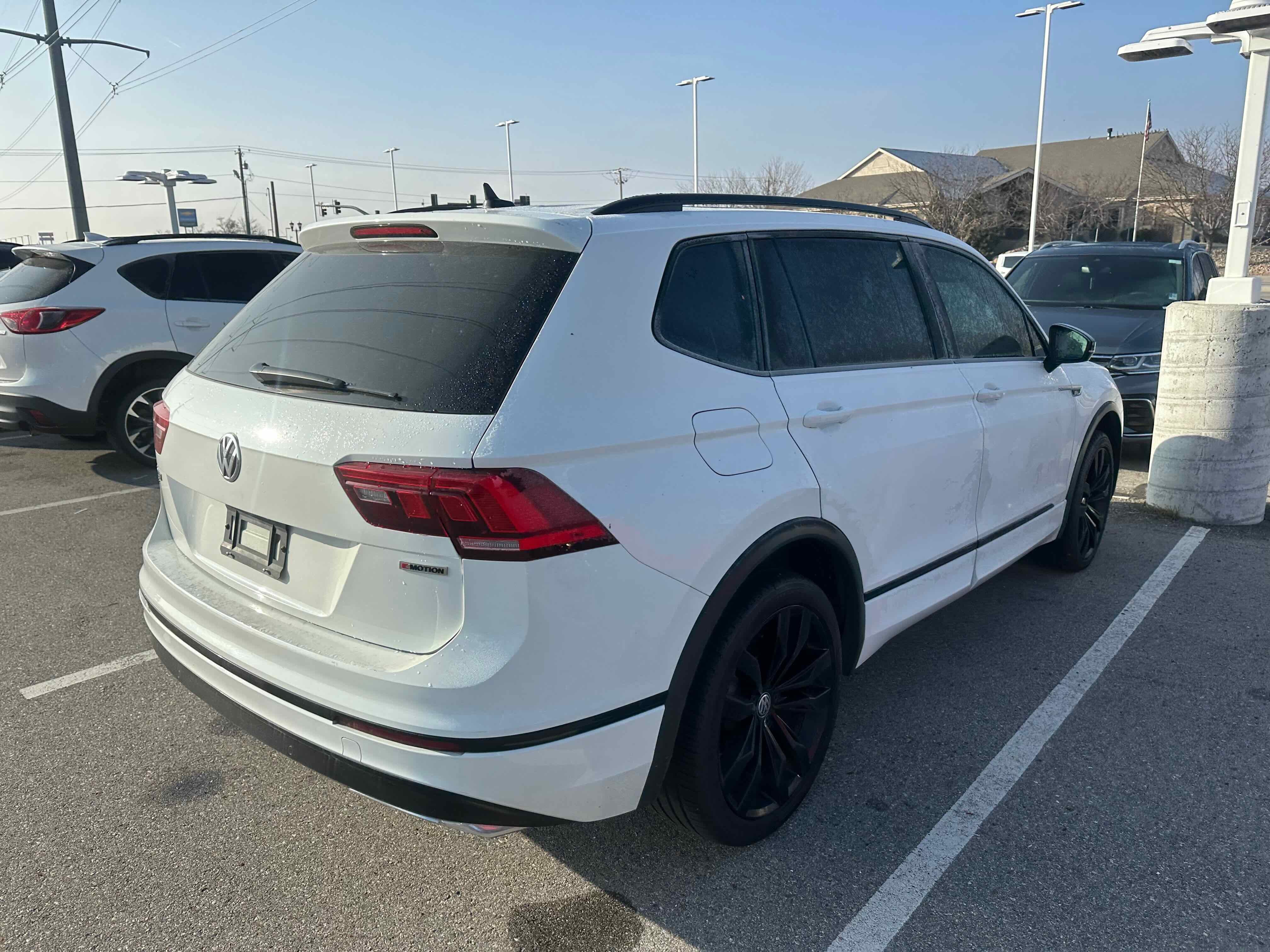 2020 Volkswagen Tiguan SE R-Line Black
