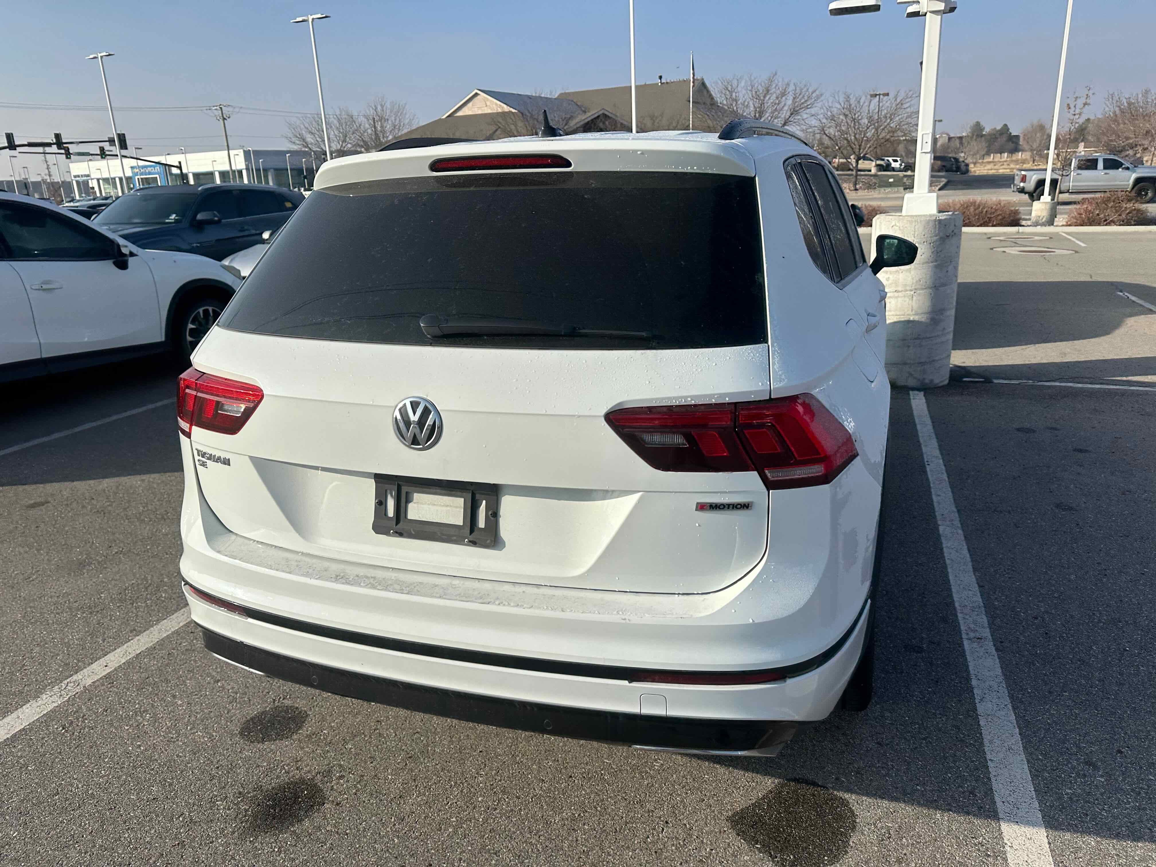 2020 Volkswagen Tiguan SE R-Line Black