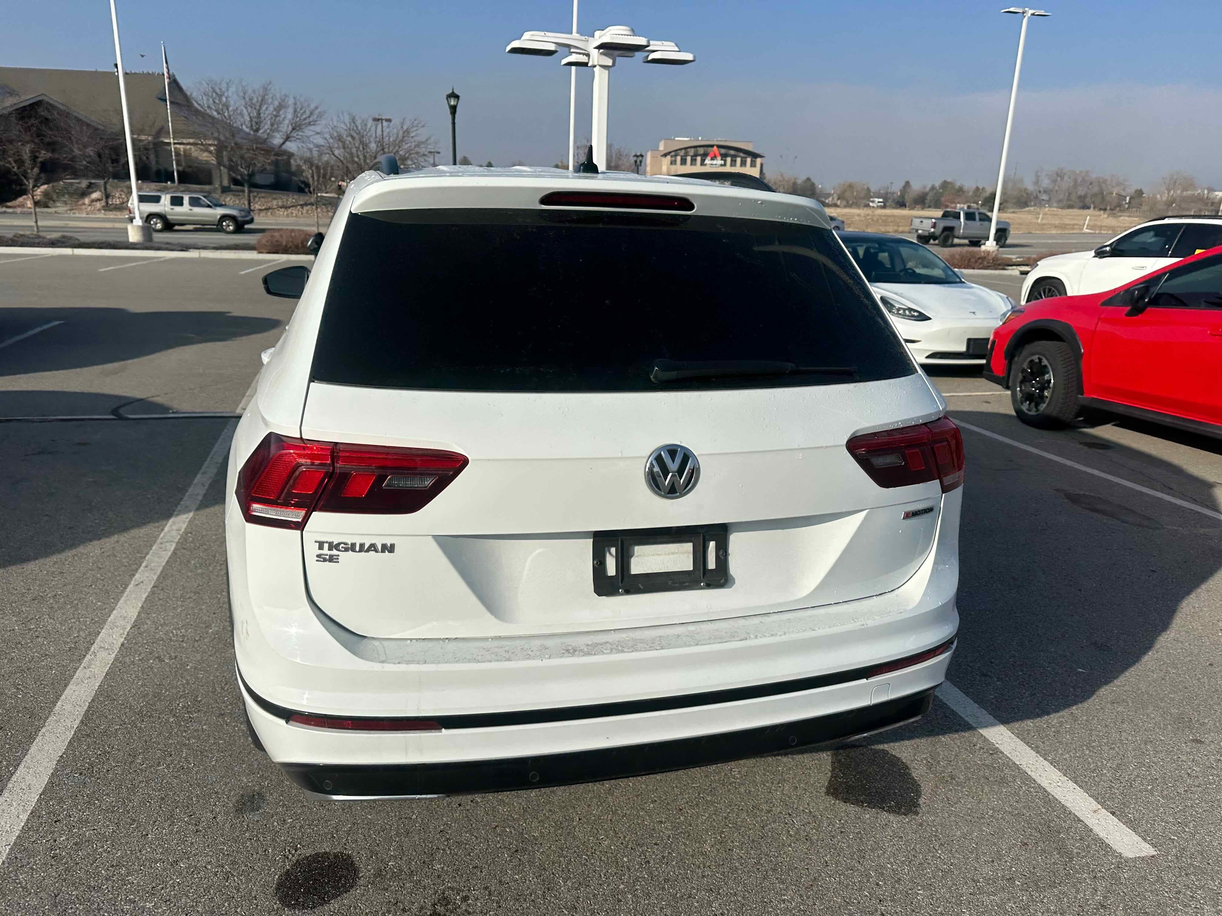2020 Volkswagen Tiguan SE R-Line Black