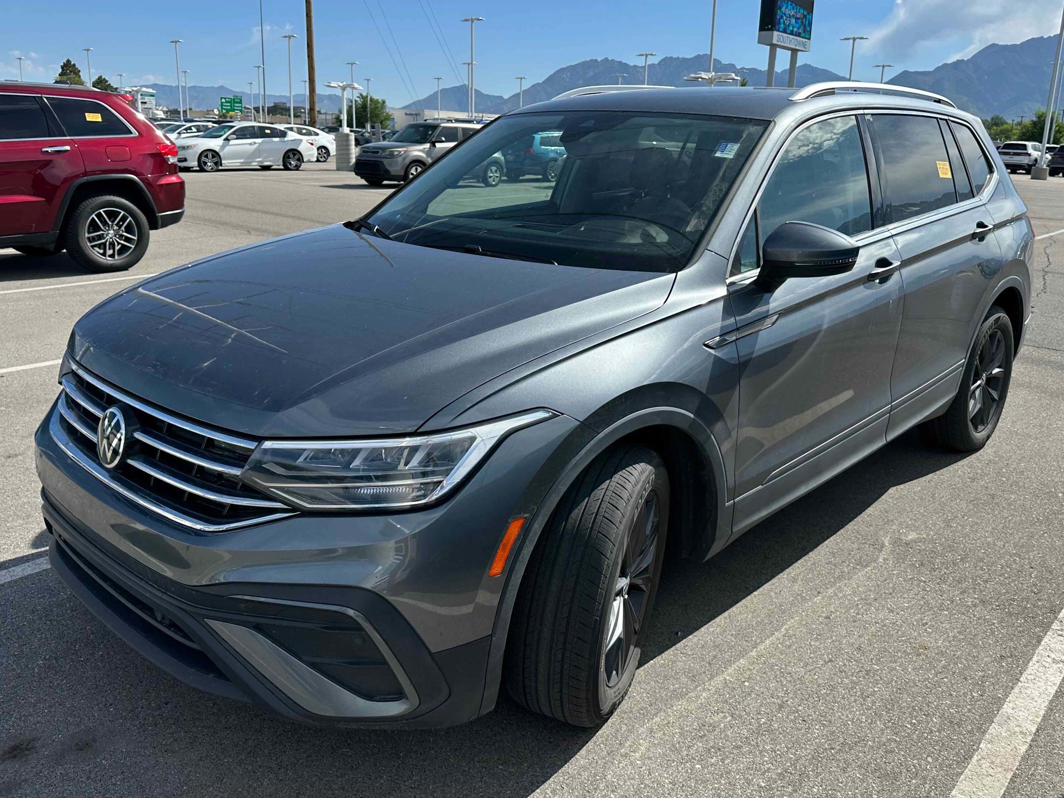 2022 Volkswagen Tiguan 2.0T SE 4Motion's photo